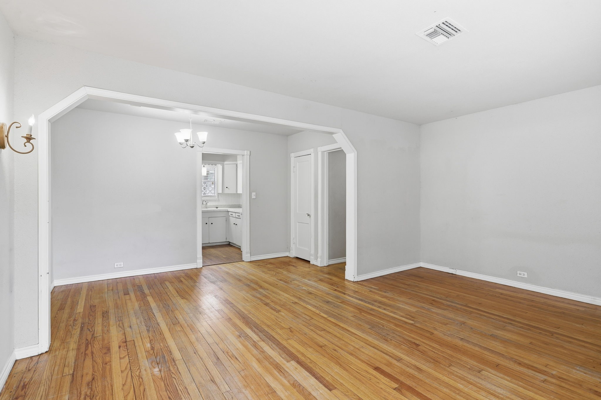 2313 Avenue L Property Photo 6