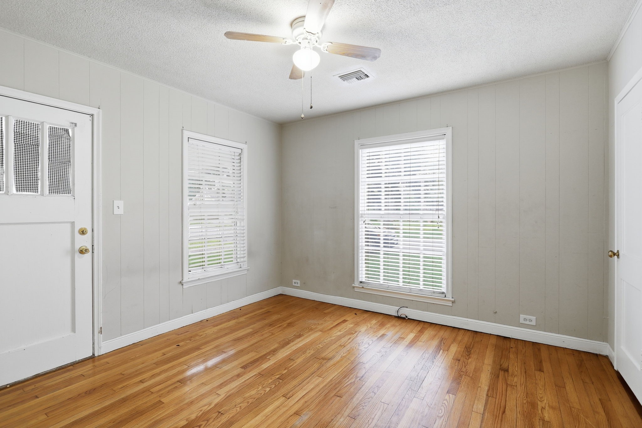2313 Avenue L Property Photo 13