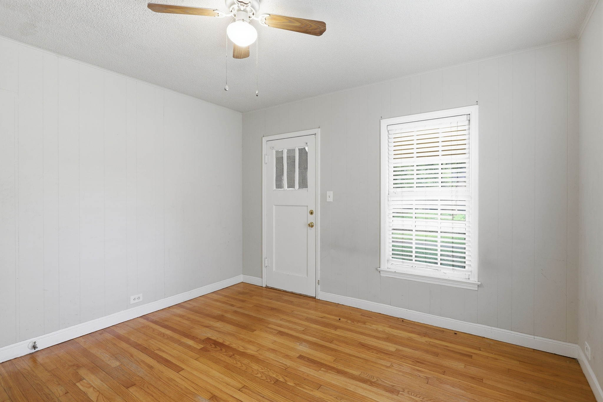 2313 Avenue L Property Photo 14
