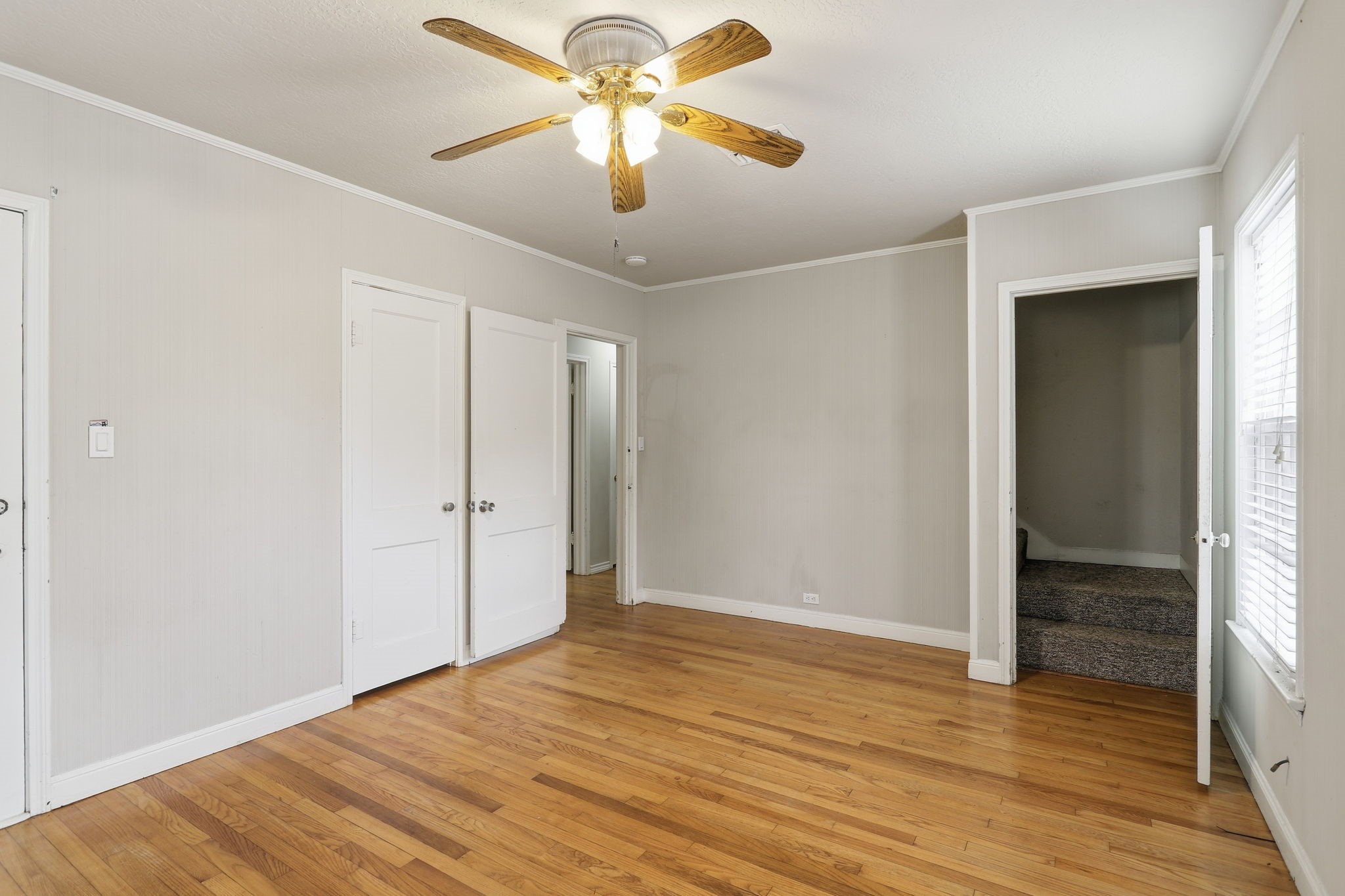 2313 Avenue L Property Photo 18