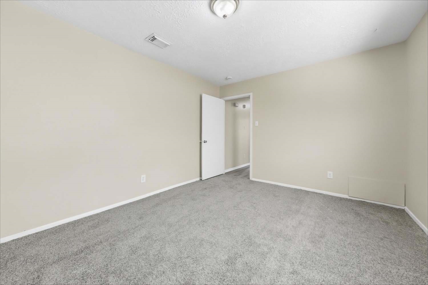 4226 Burkegate Drive Property Photo 13