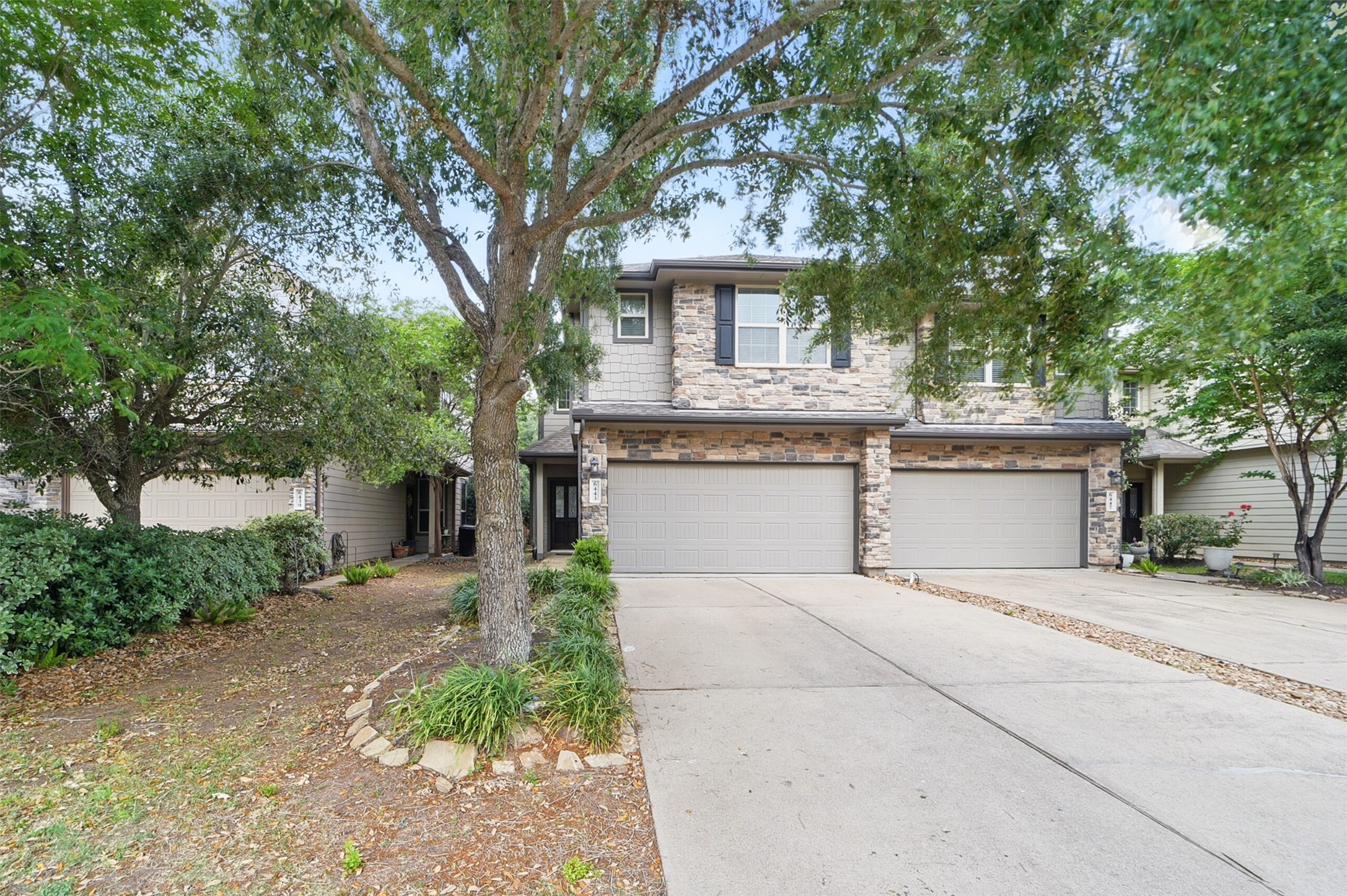 6443 Calgary Woods Lane Property Photo 1