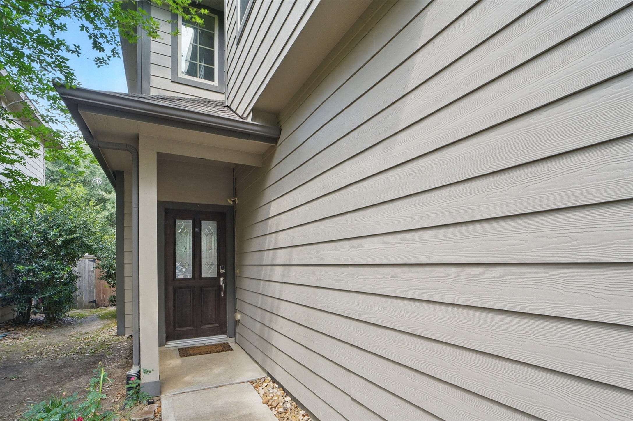 6443 Calgary Woods Lane Property Photo 4
