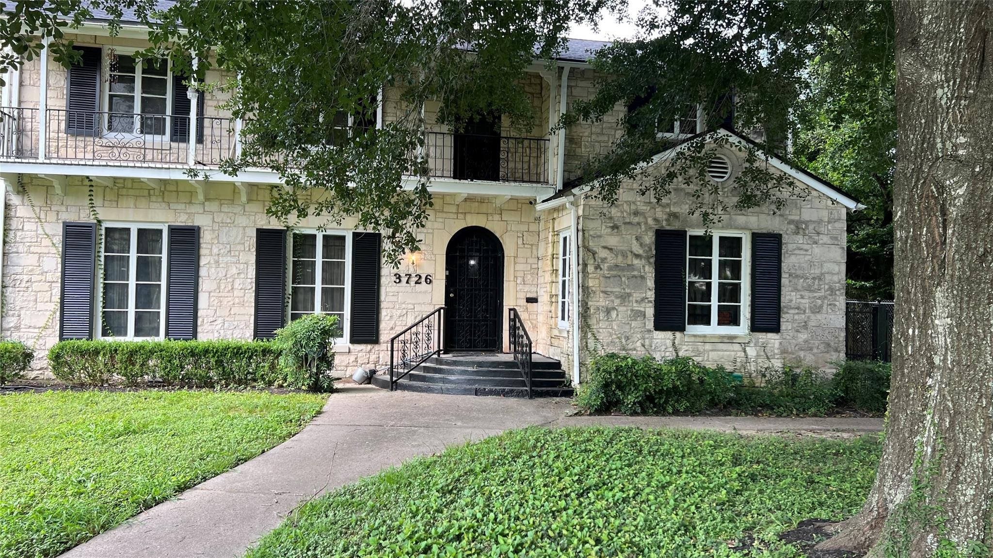 3726 Parkwood Drive Property Photo 1
