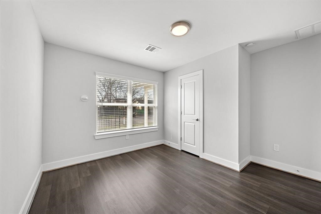 1511 Mcneil Street Property Photo 15
