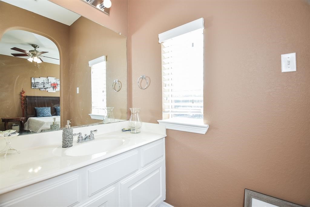 3911 Trailstone Lane Property Photo 28