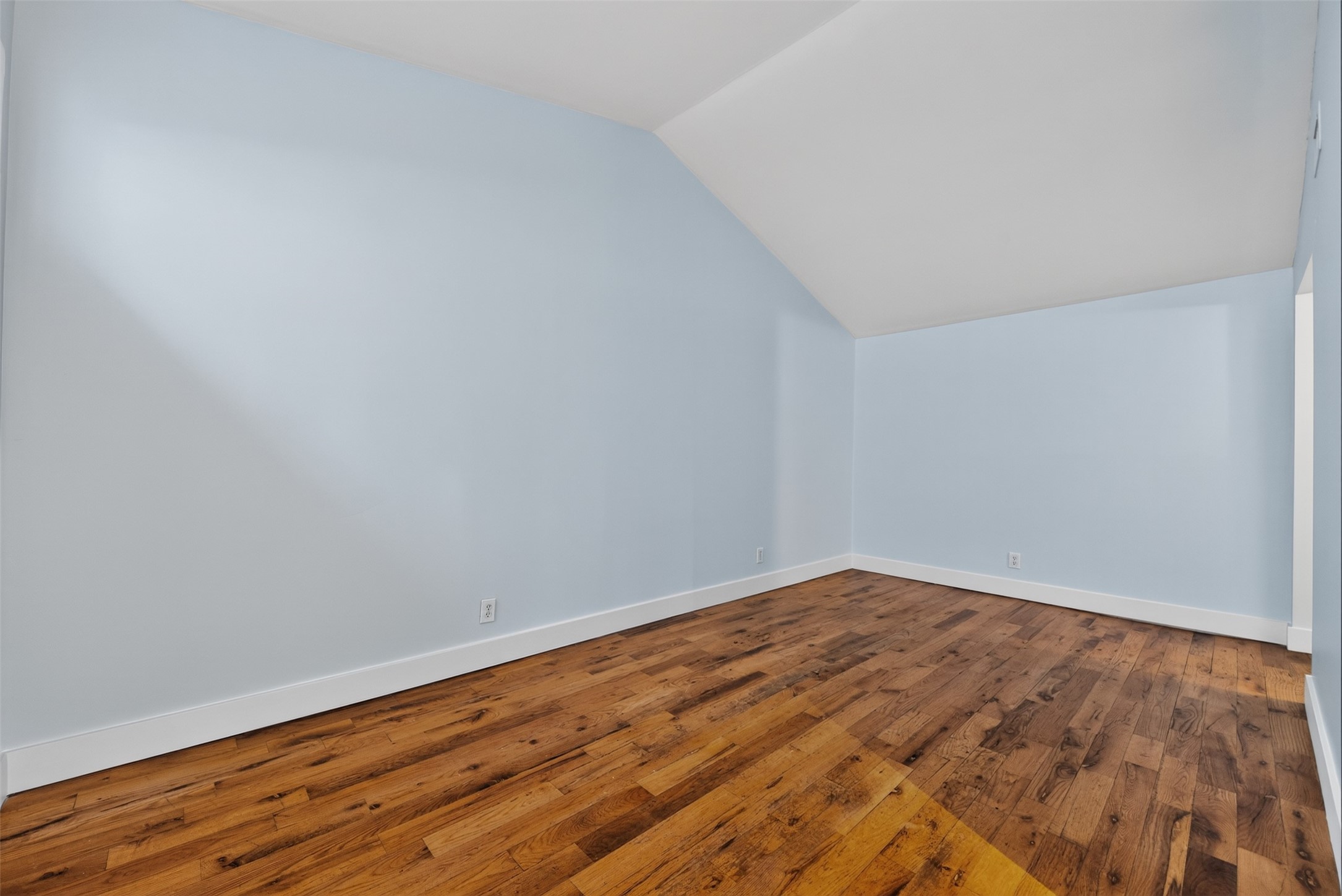 2106 Van Buren Street Property Photo 6