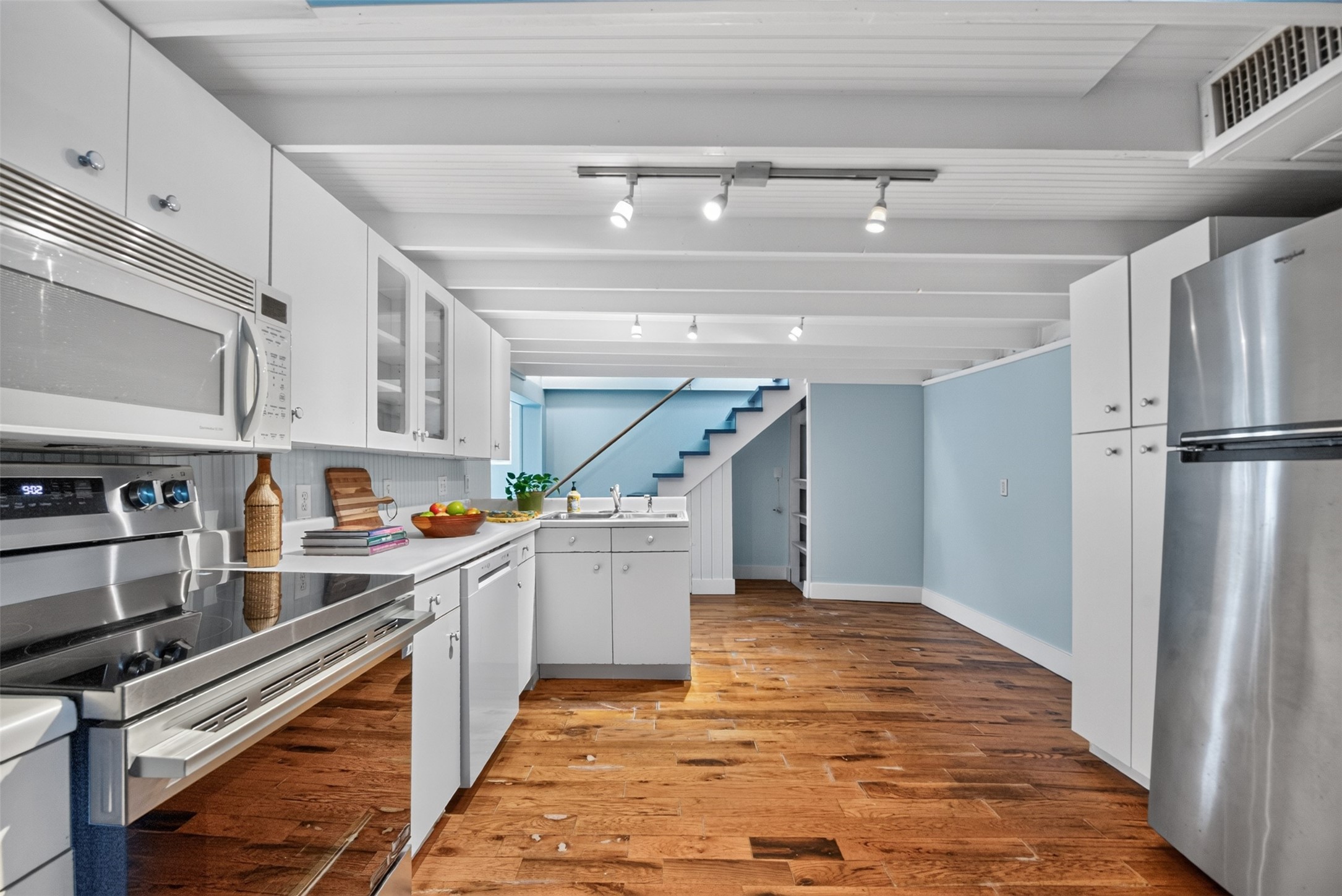 2106 Van Buren Street Property Photo 10