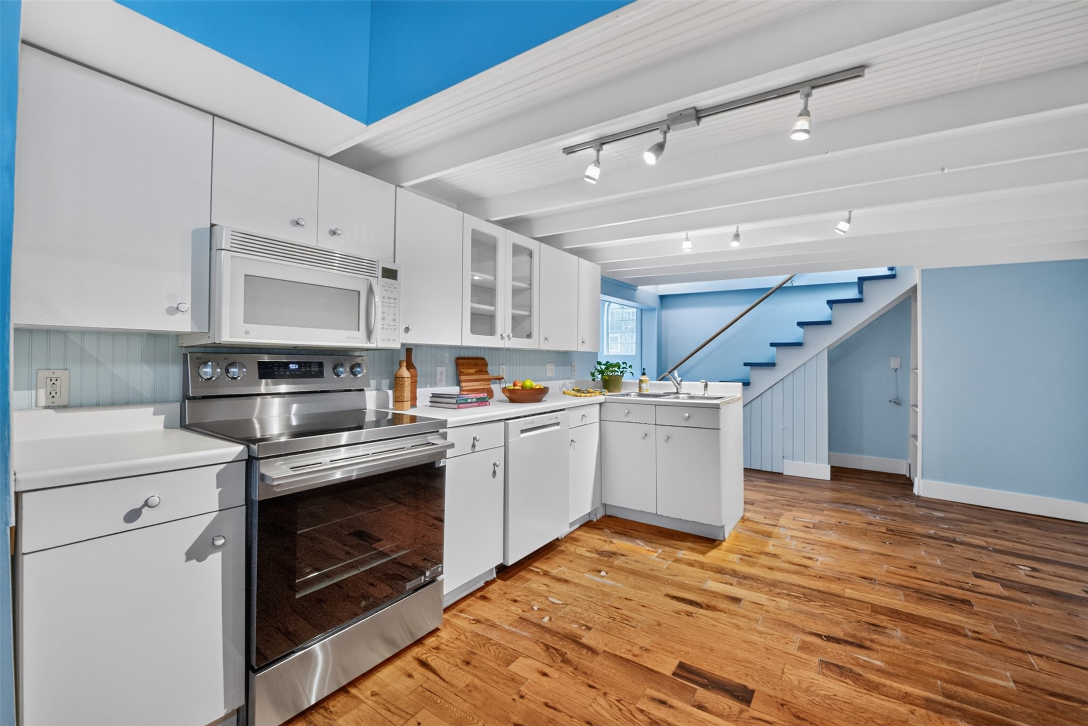 2106 Van Buren Street Property Photo 11