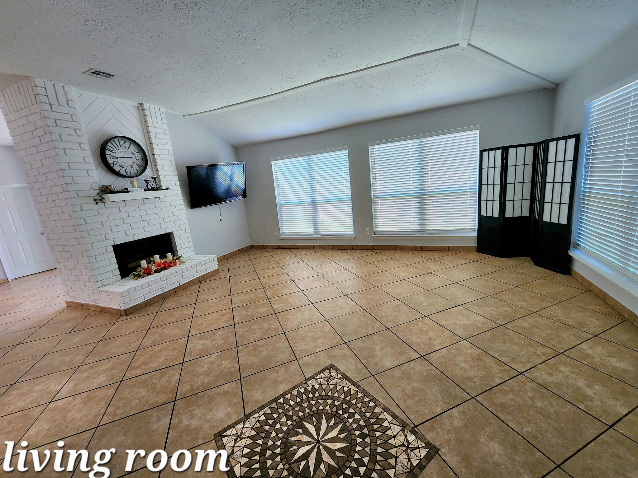 16011 Glen Mar Drive Property Photo 3