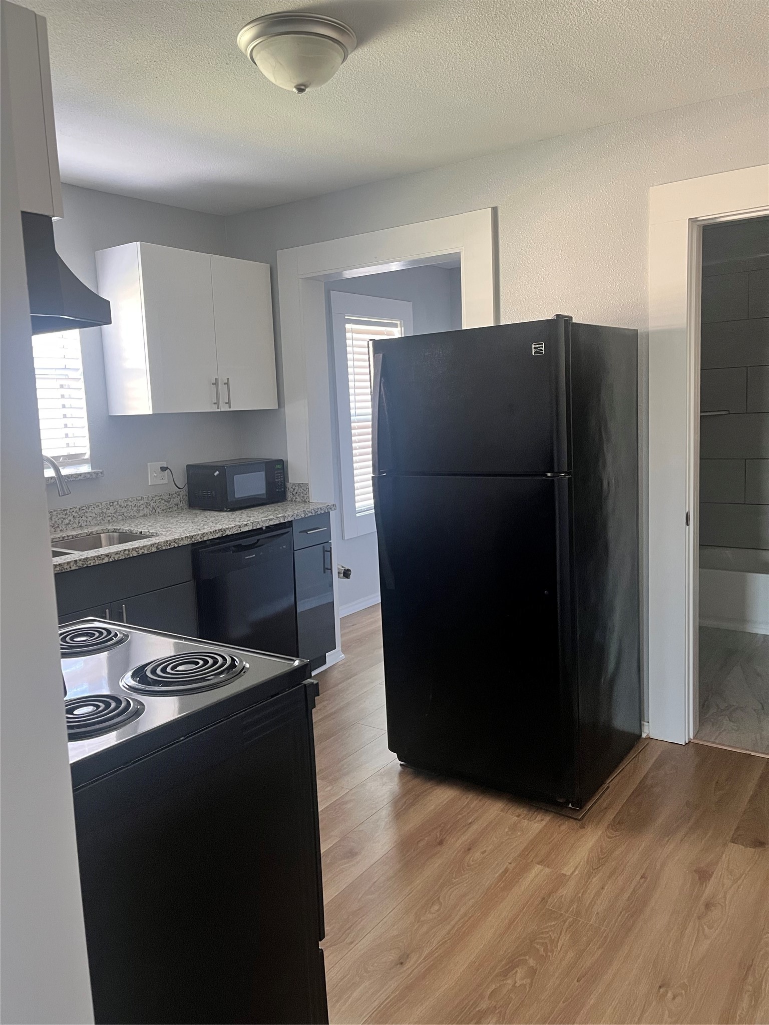 208 E Sterling Street Property Photo 6