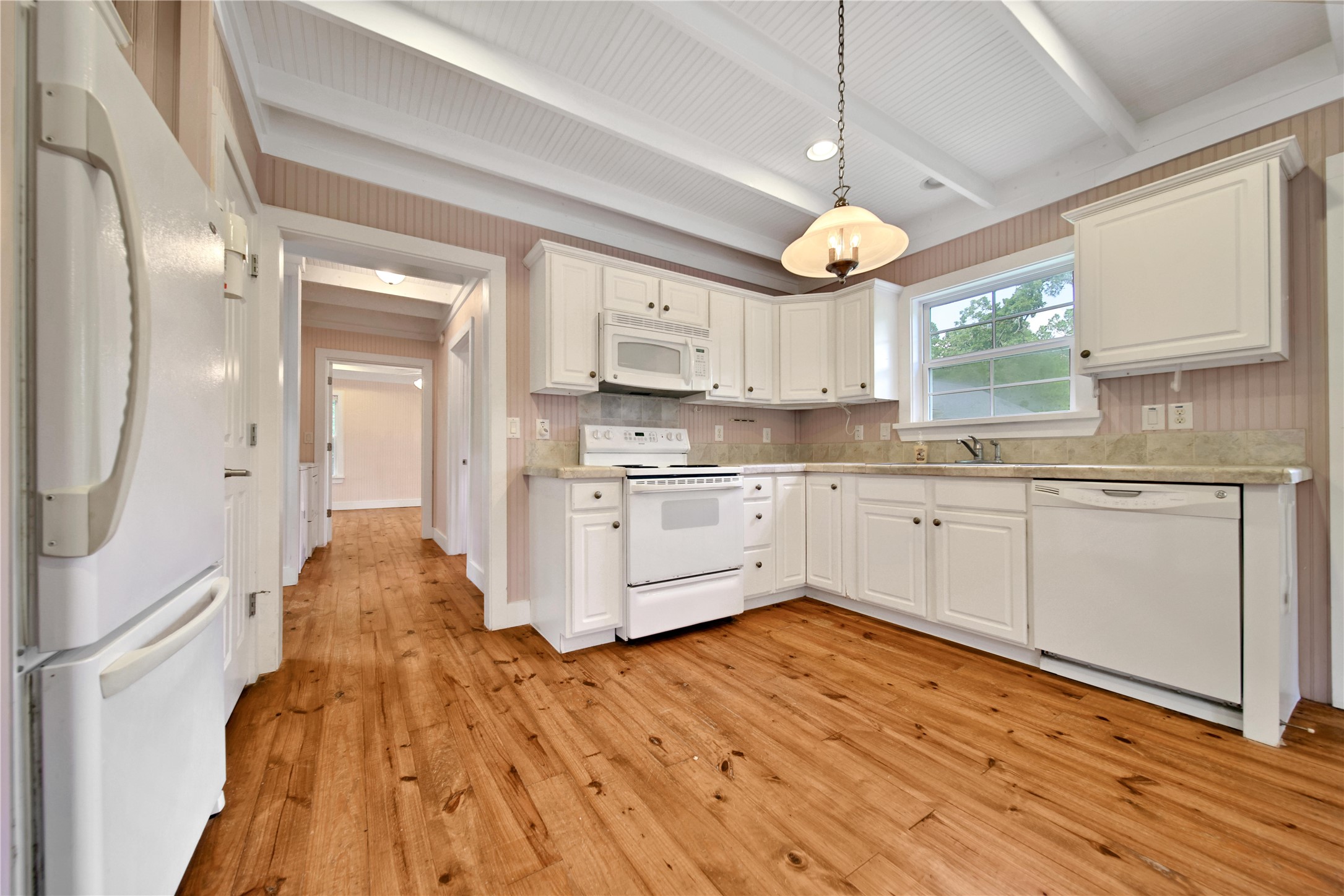 4070 Hwy 105 E Property Photo 7