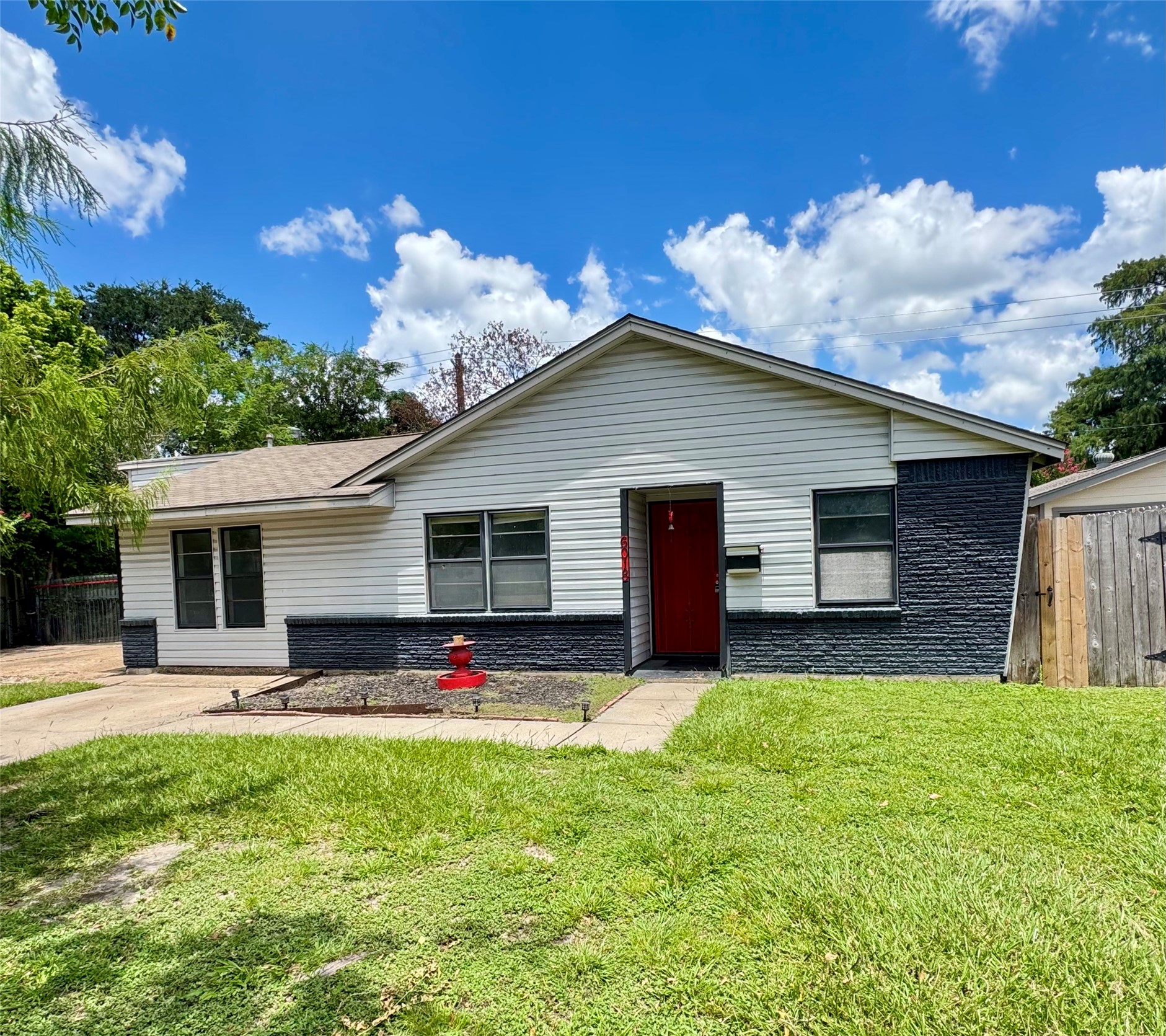 6018 W 43rd Street Property Photo 1