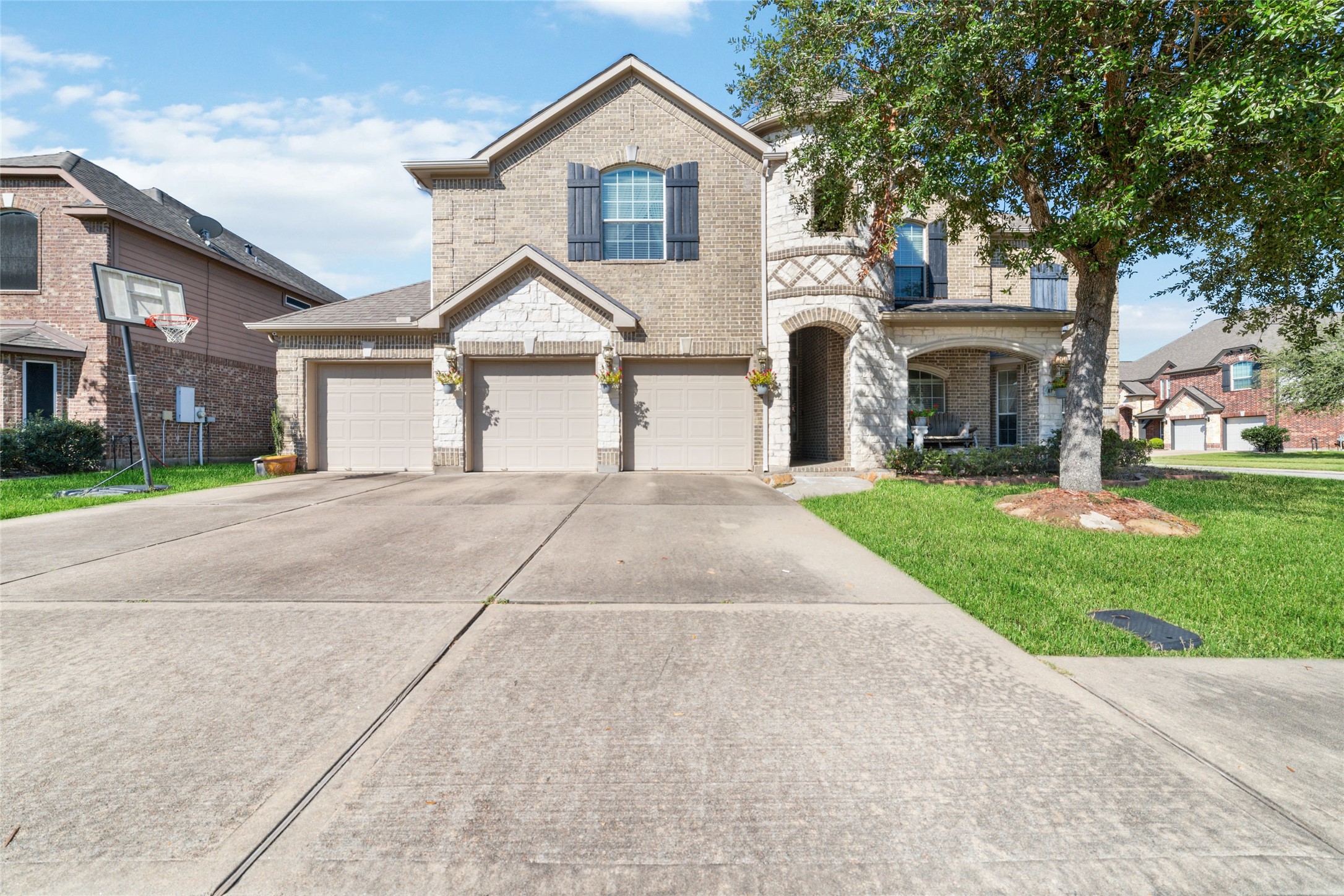 2102 Asbury Court Property Photo