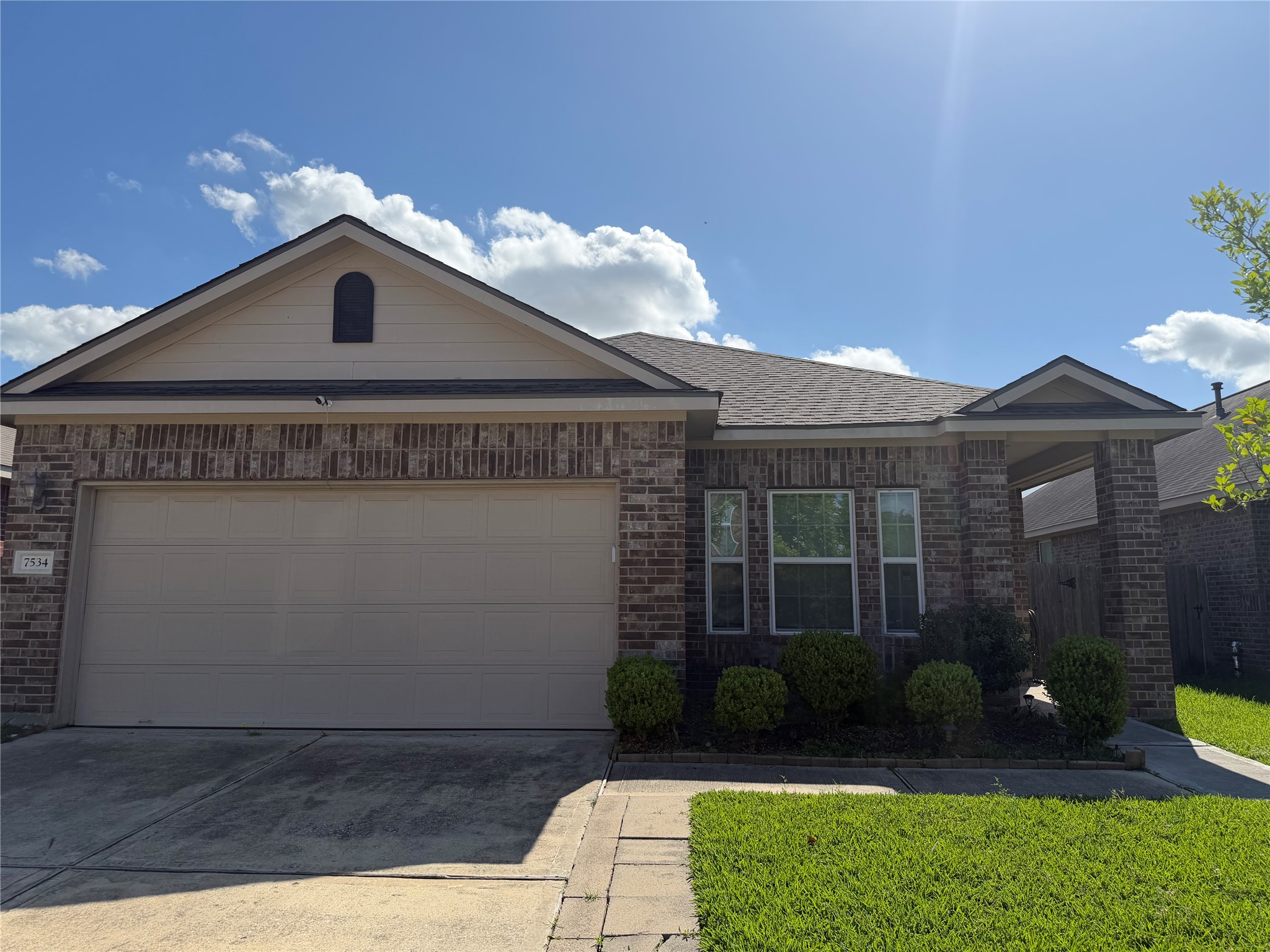7534 Abbey Point Lane Property Photo 1