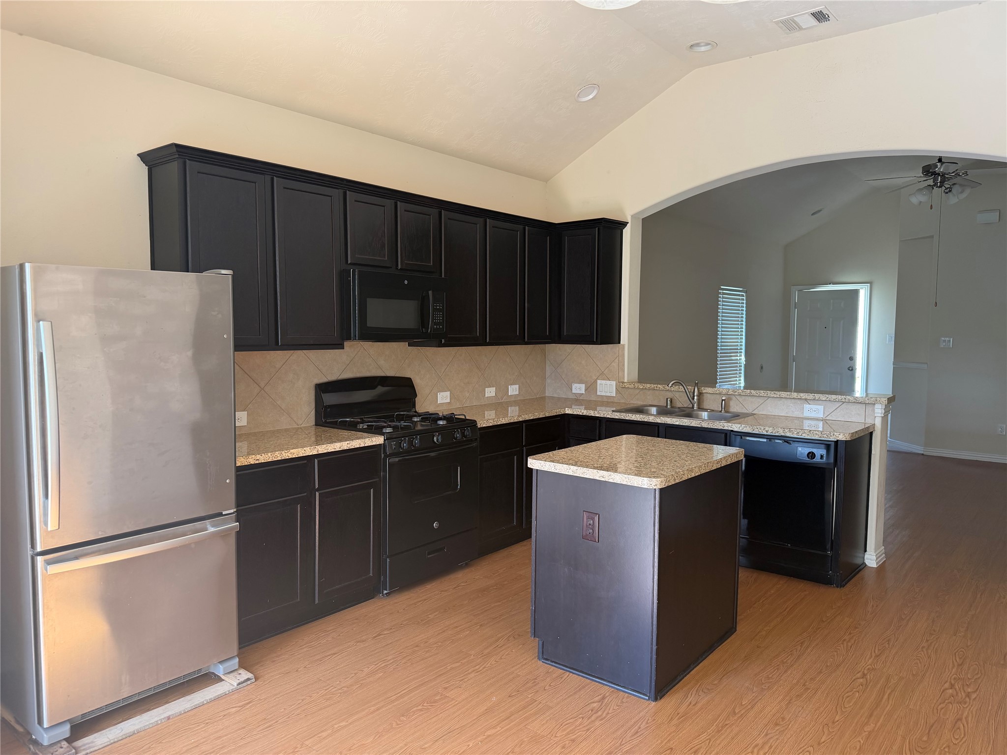7534 Abbey Point Lane Property Photo 2
