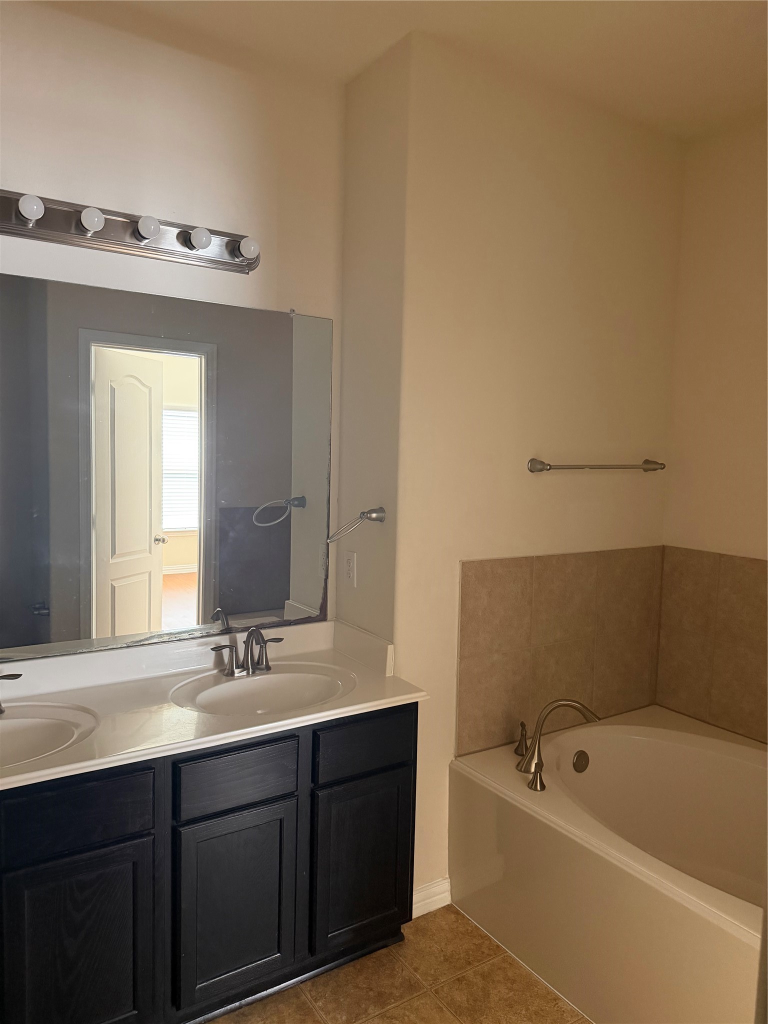 7534 Abbey Point Lane Property Photo 10