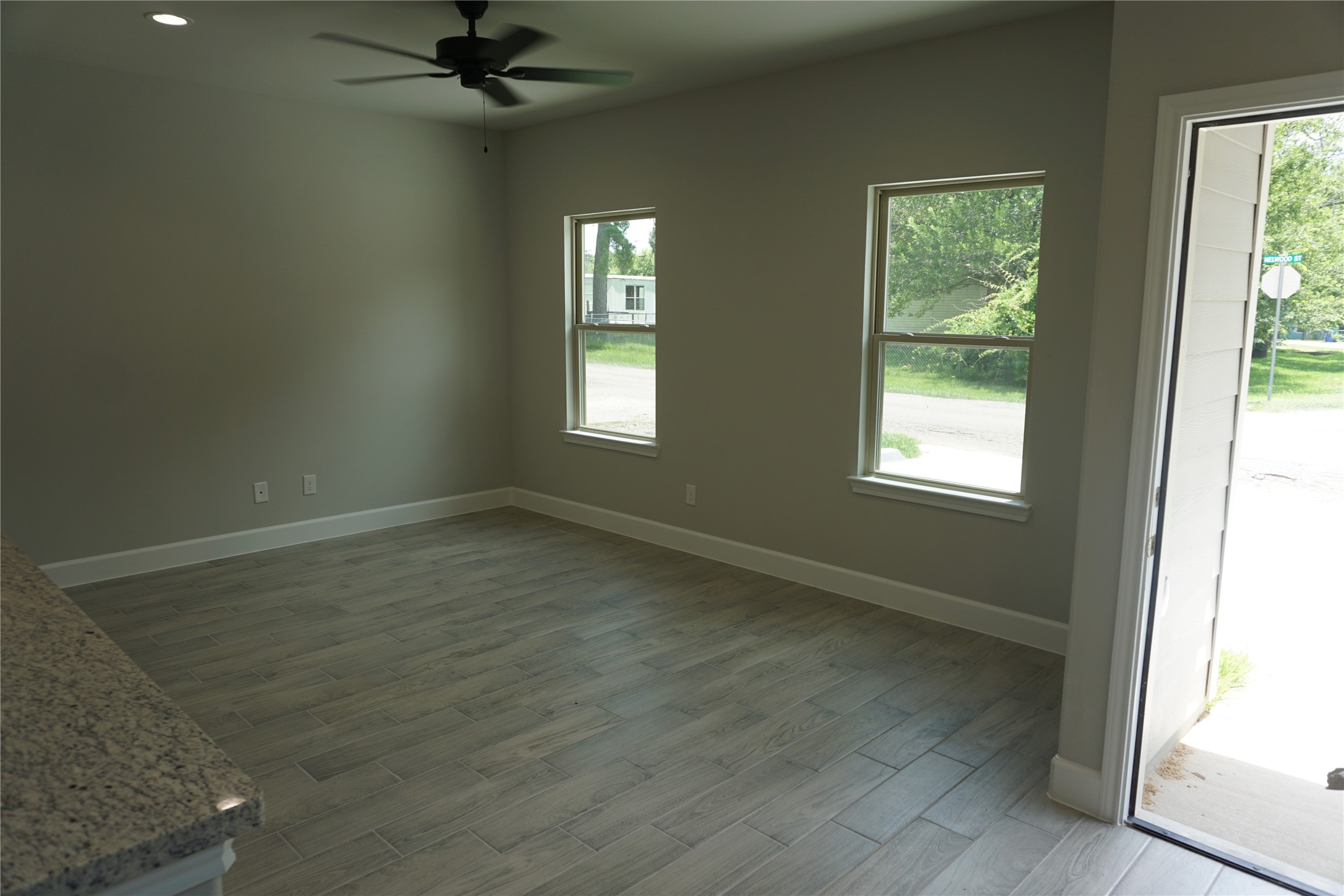 11927 Nelwood Property Photo 3