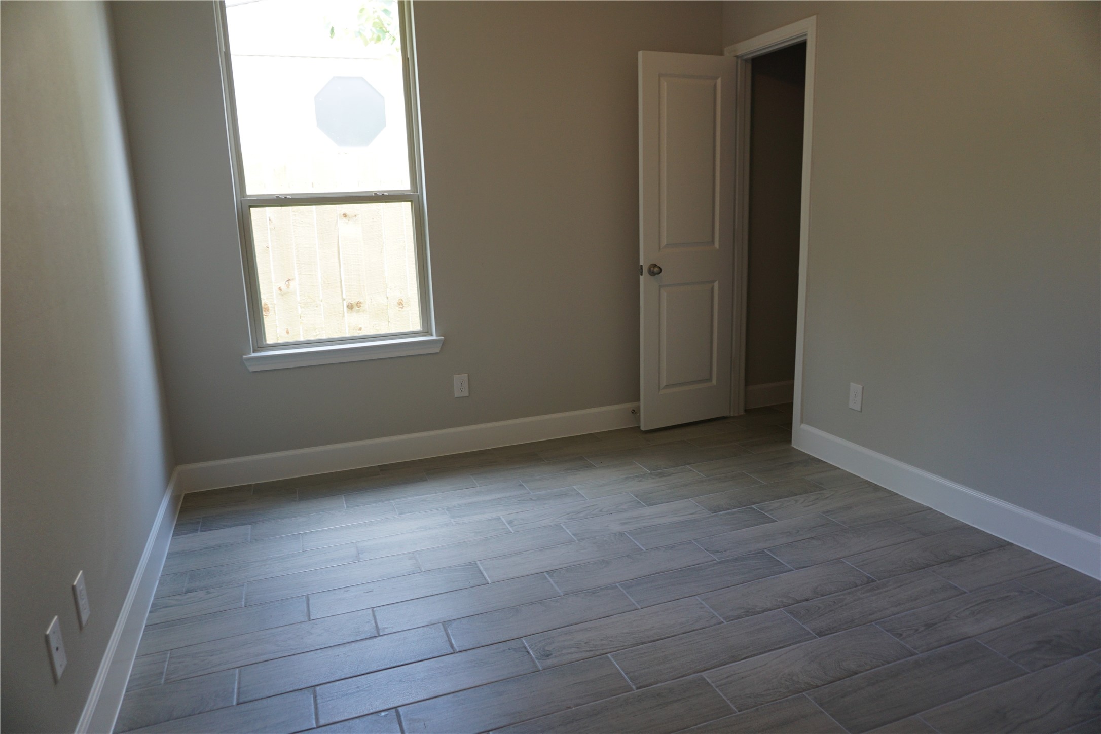 11927 Nelwood Property Photo 9