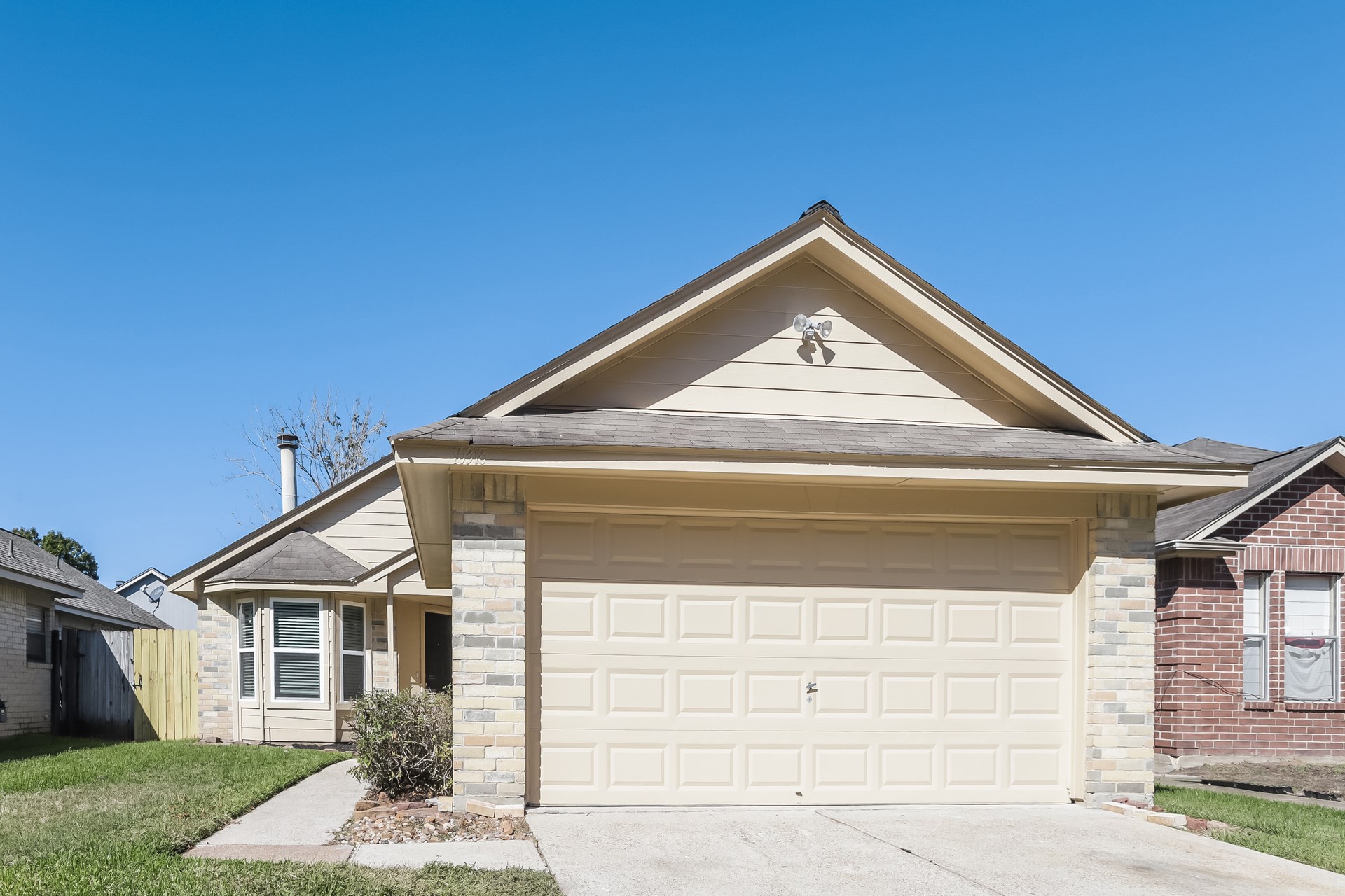 10318 Bushy Creek Drive Property Photo 1