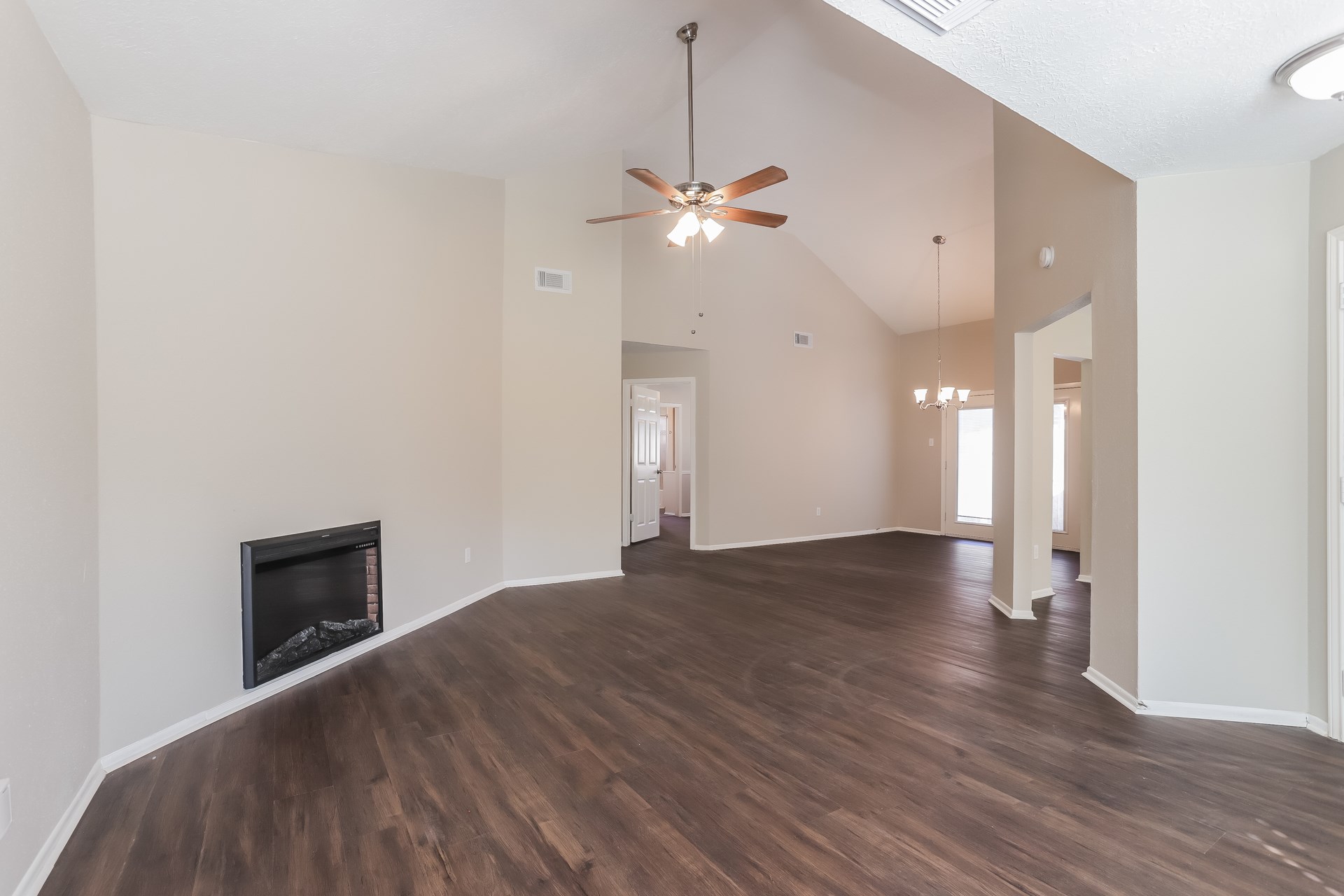 10318 Bushy Creek Drive Property Photo 4