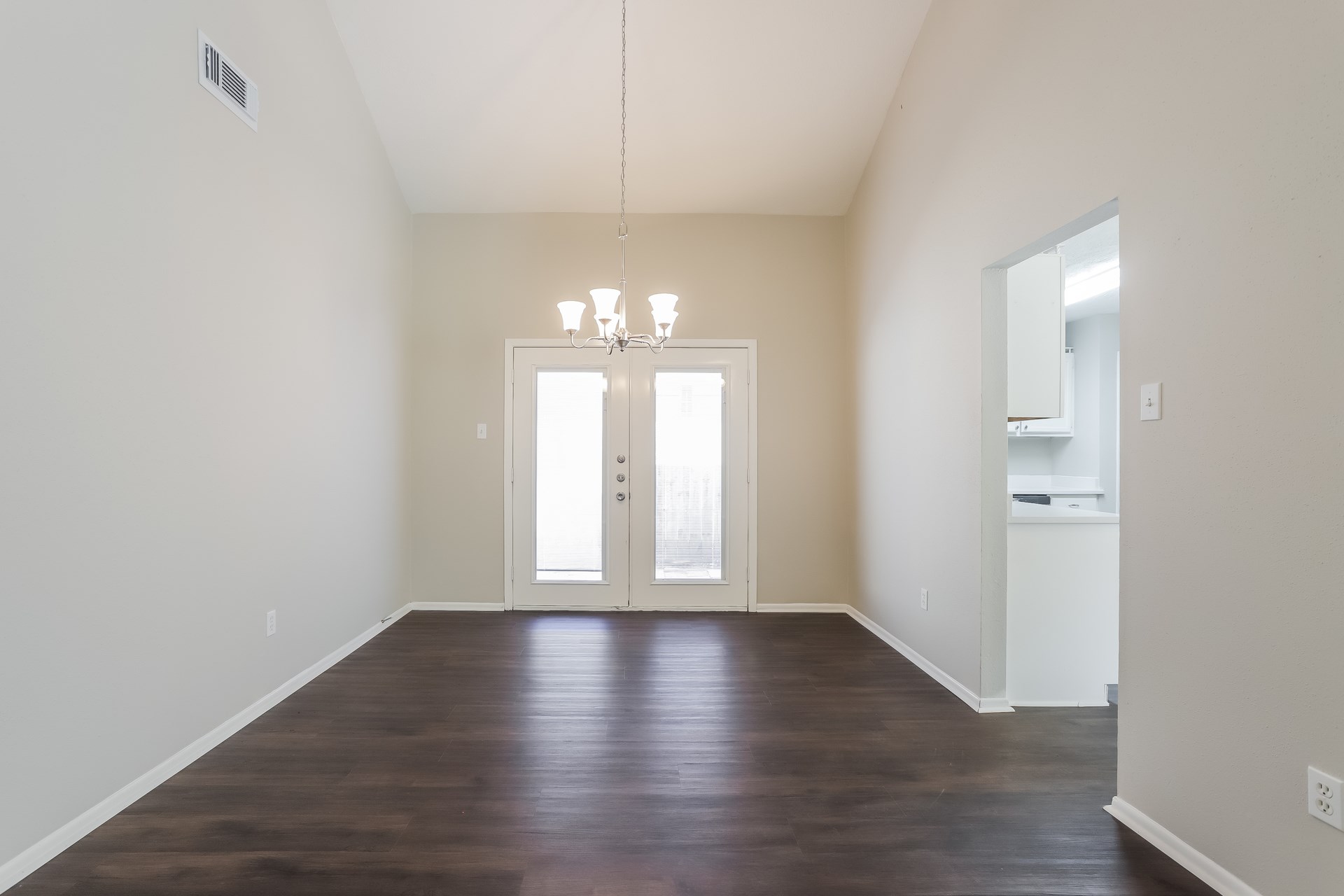 10318 Bushy Creek Drive Property Photo 5