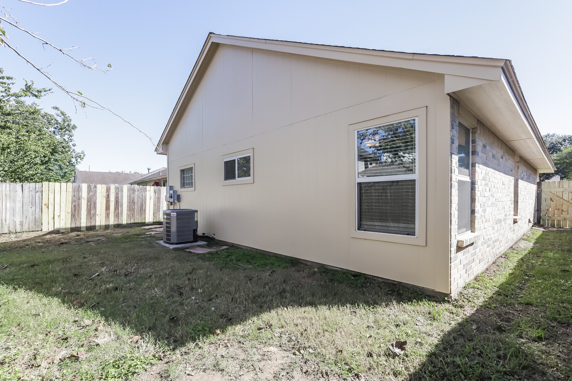 10318 Bushy Creek Drive Property Photo 14