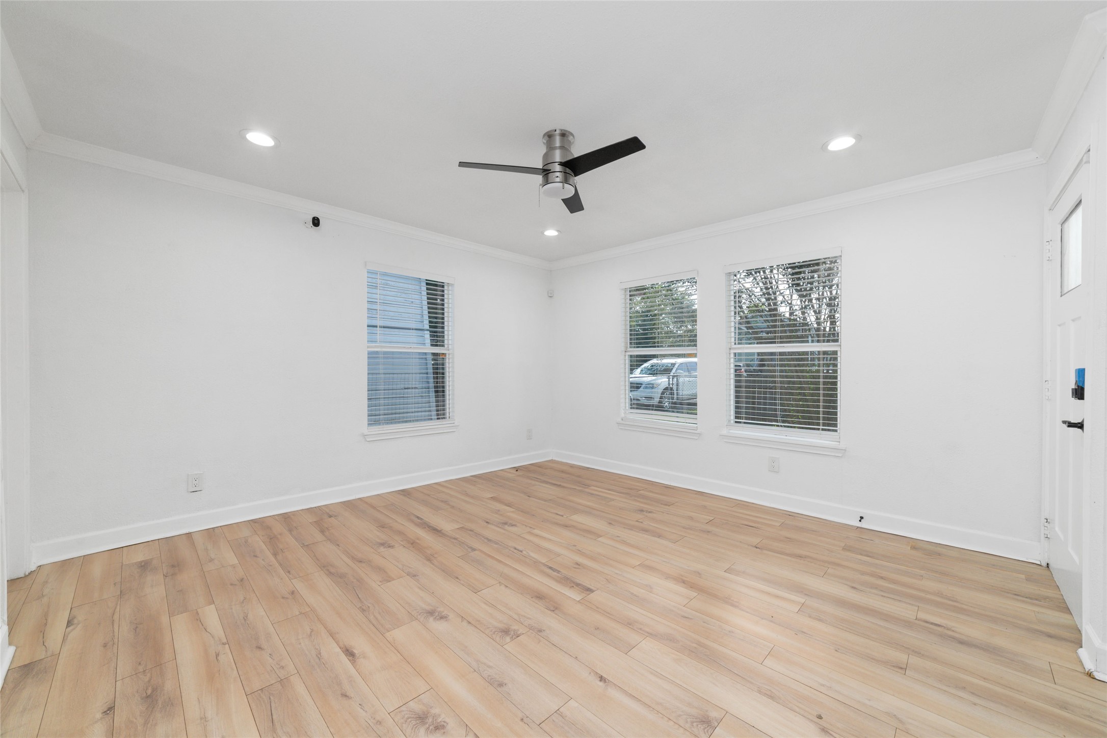 7125 Conley Street Property Photo 4