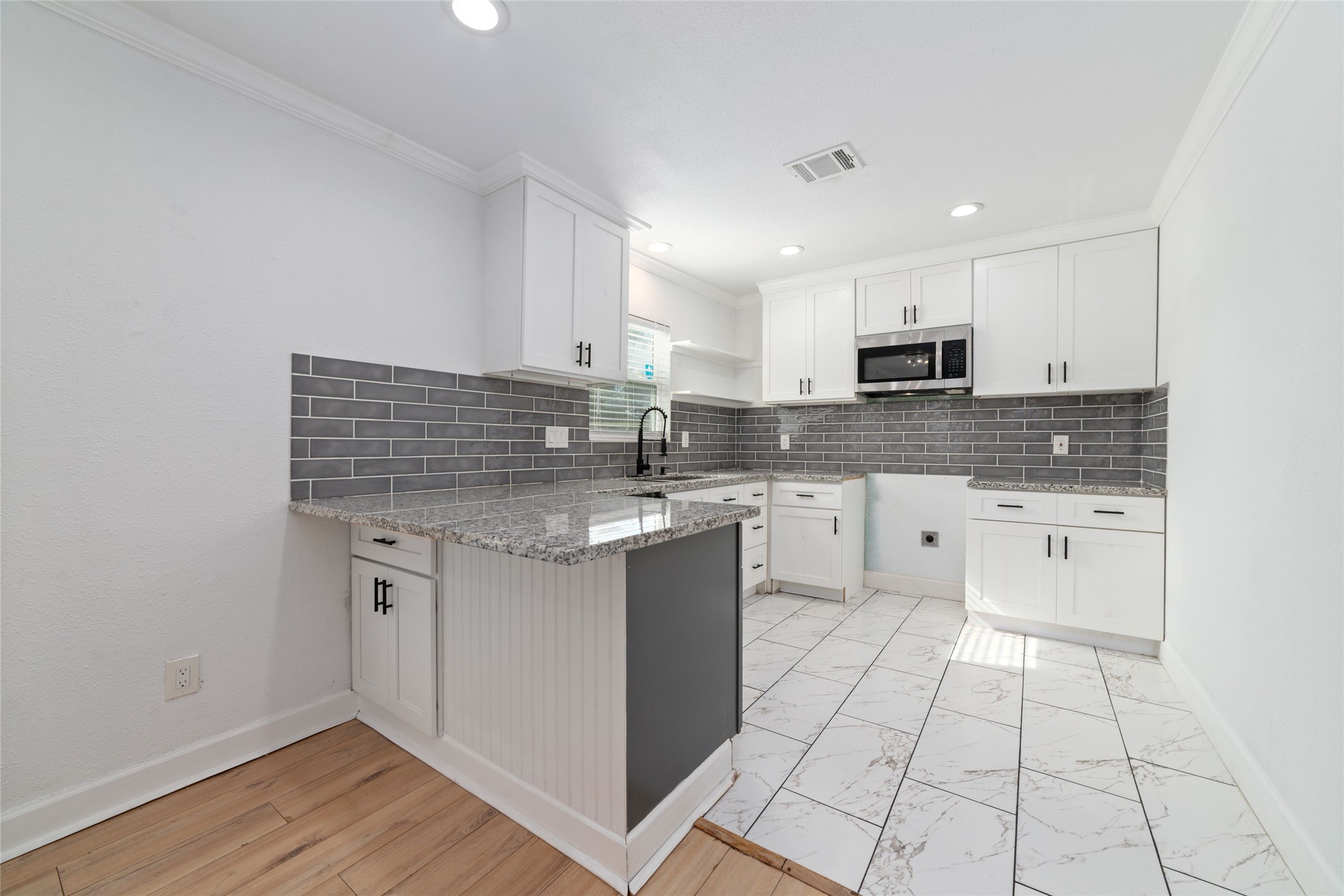 7125 Conley Street Property Photo 7
