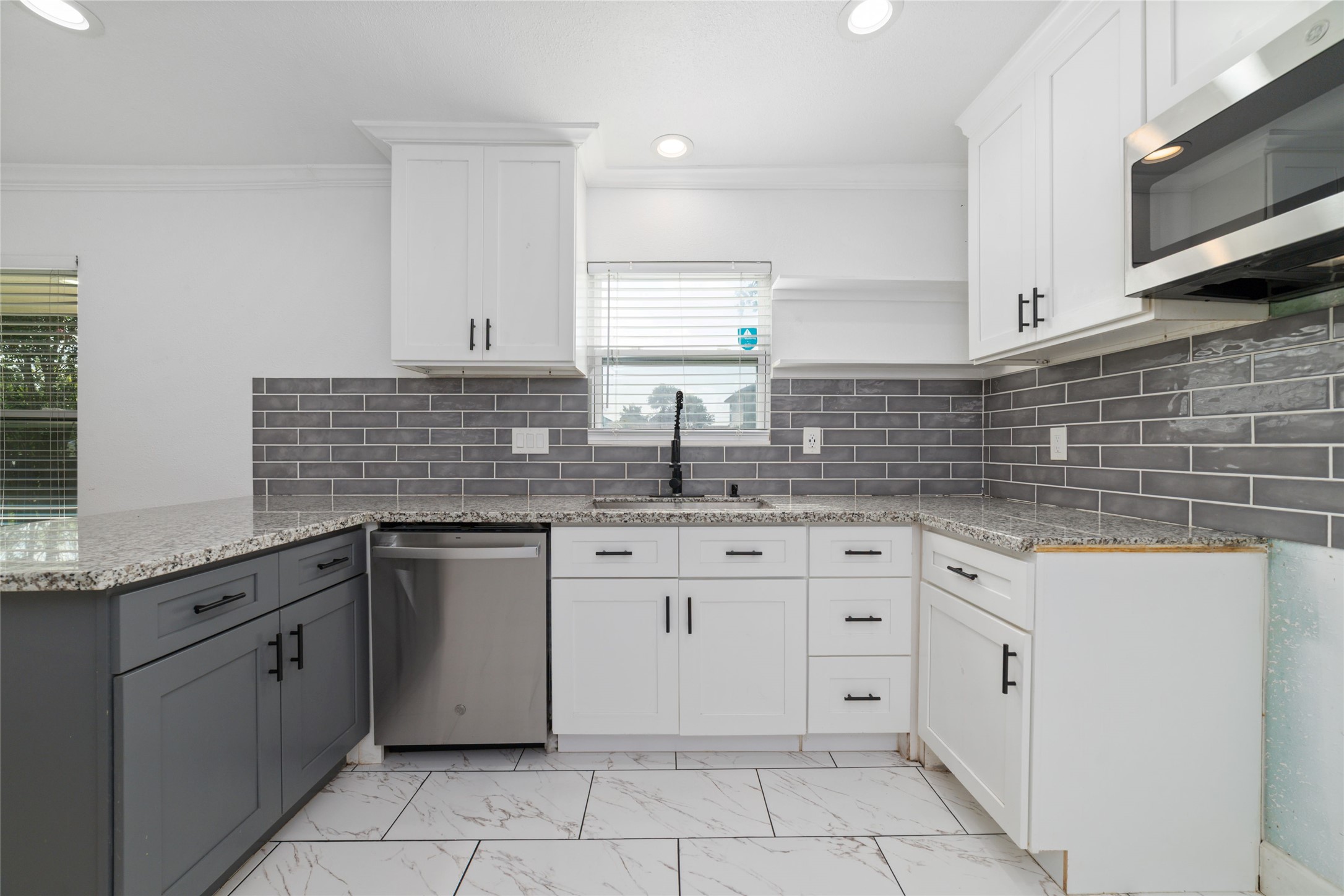 7125 Conley Street Property Photo 8