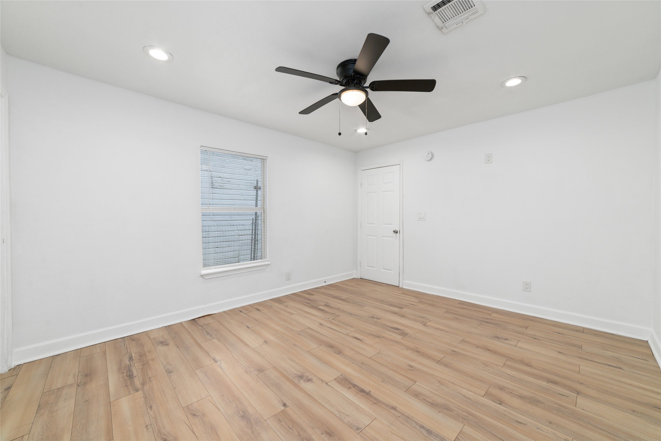 7125 Conley Street Property Photo 11