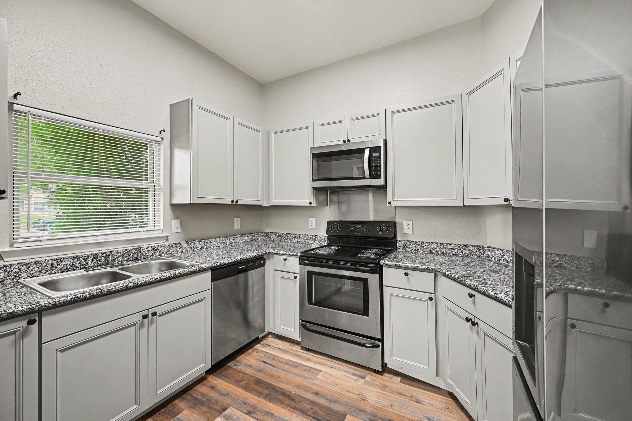 8404 Forest Ridge Drive Property Photo 14