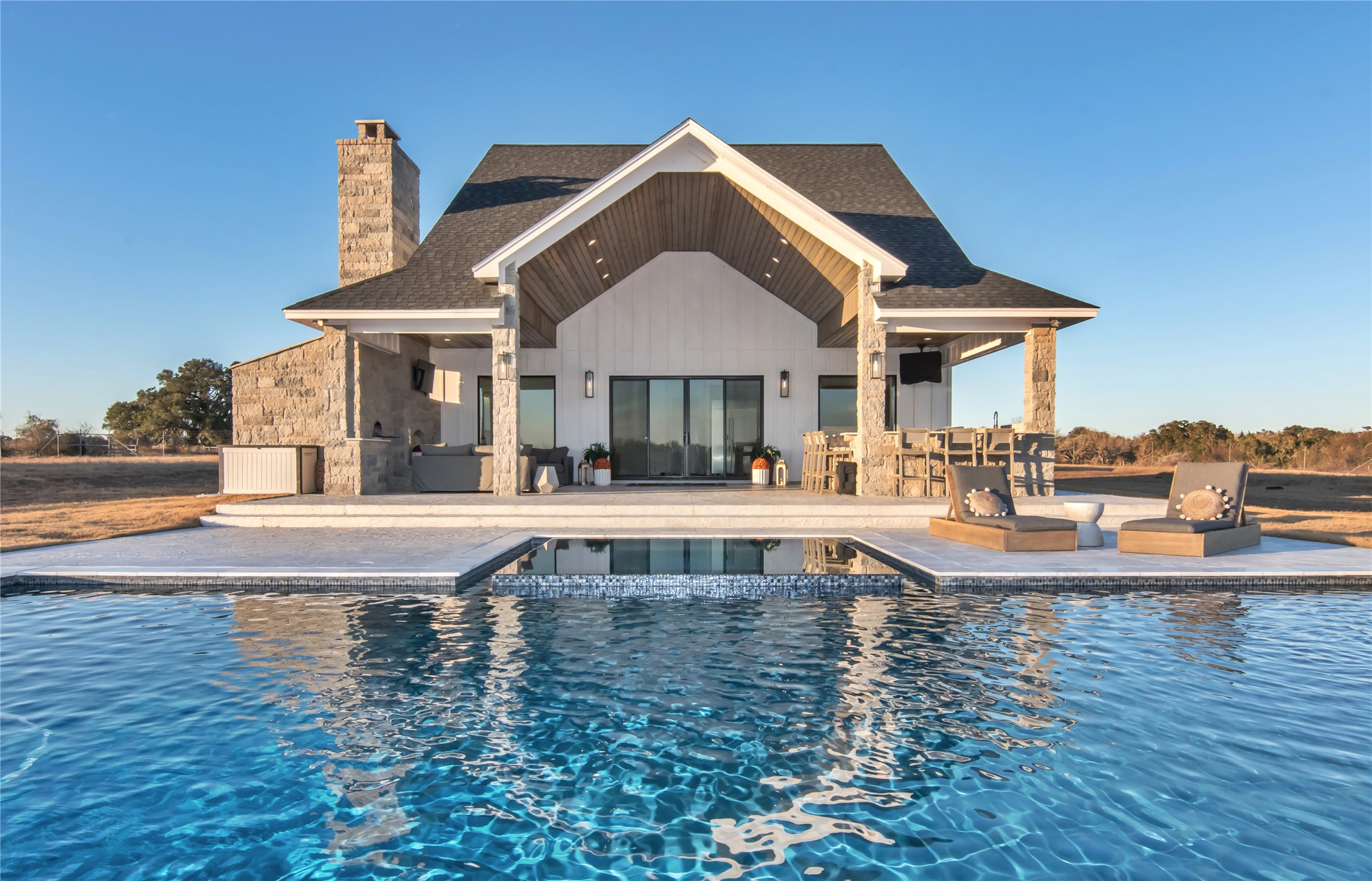 2122 County Road 324 Property Photo 1