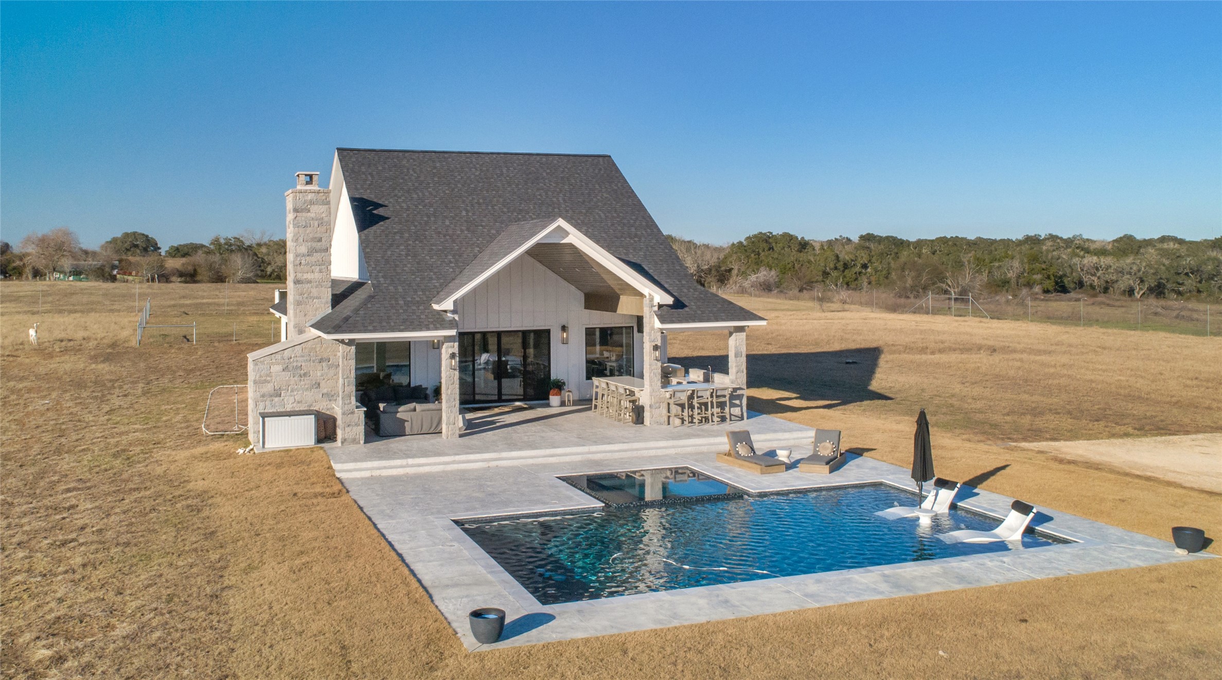 2122 County Road 324 Property Photo 4