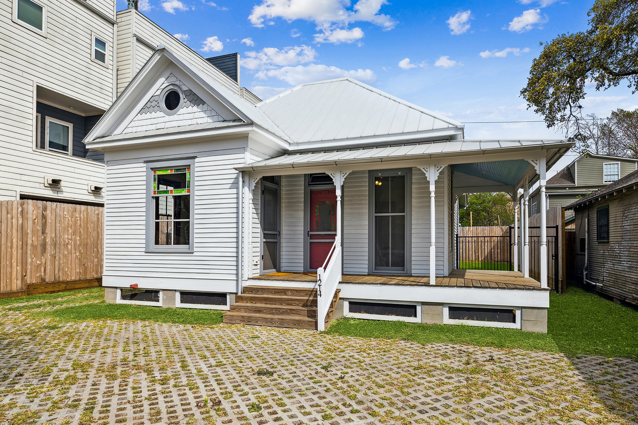 1214 Crockett Street Property Photo