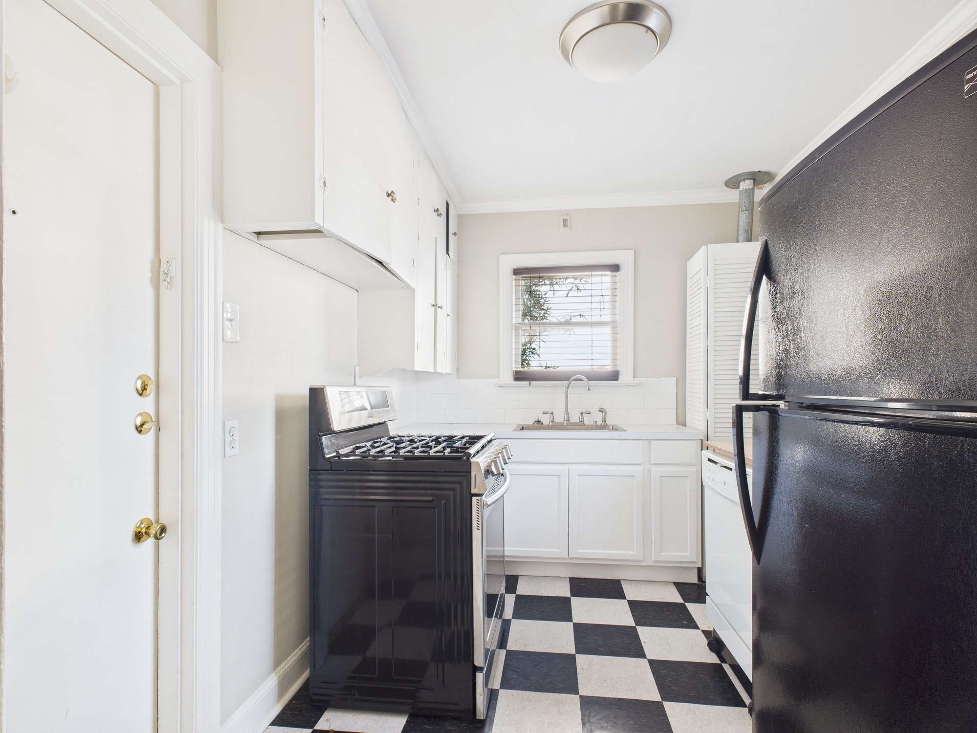 1920 Richmond Avenue 14 Property Photo 6