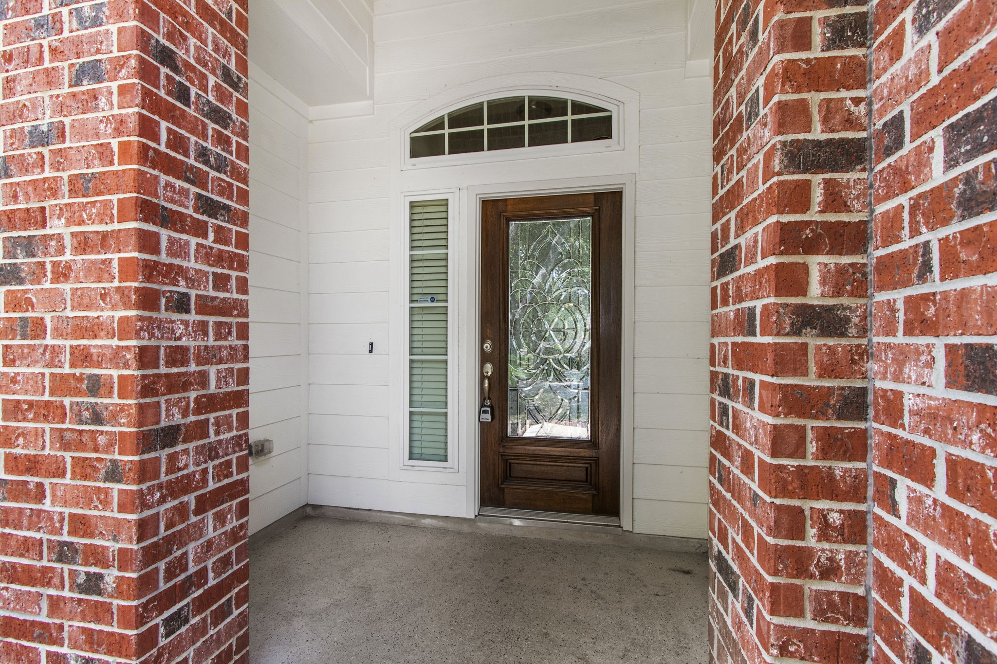 7710 Trail Hollow Property Photo 4