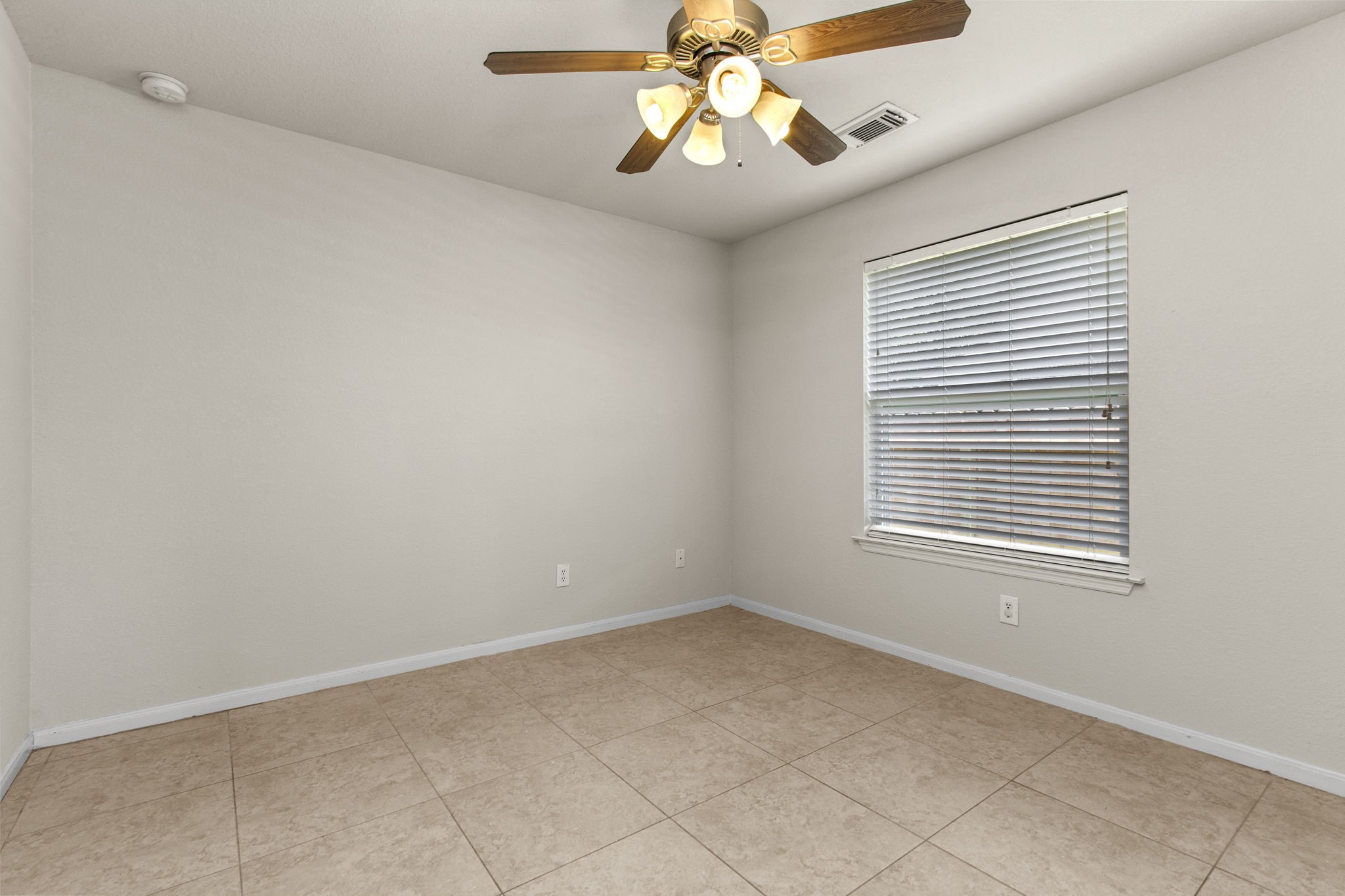 7710 Trail Hollow Property Photo 10