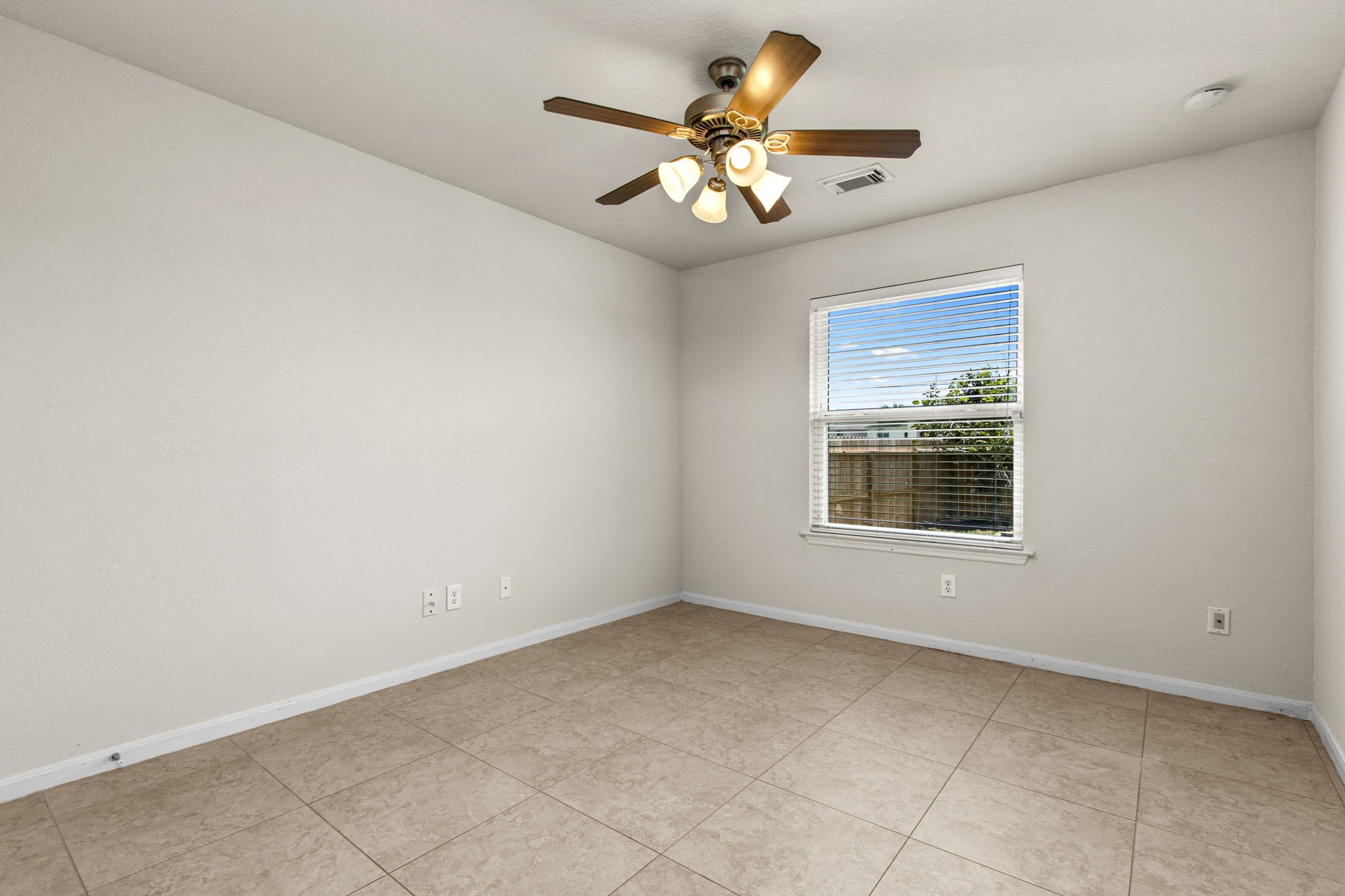 7710 Trail Hollow Property Photo 11