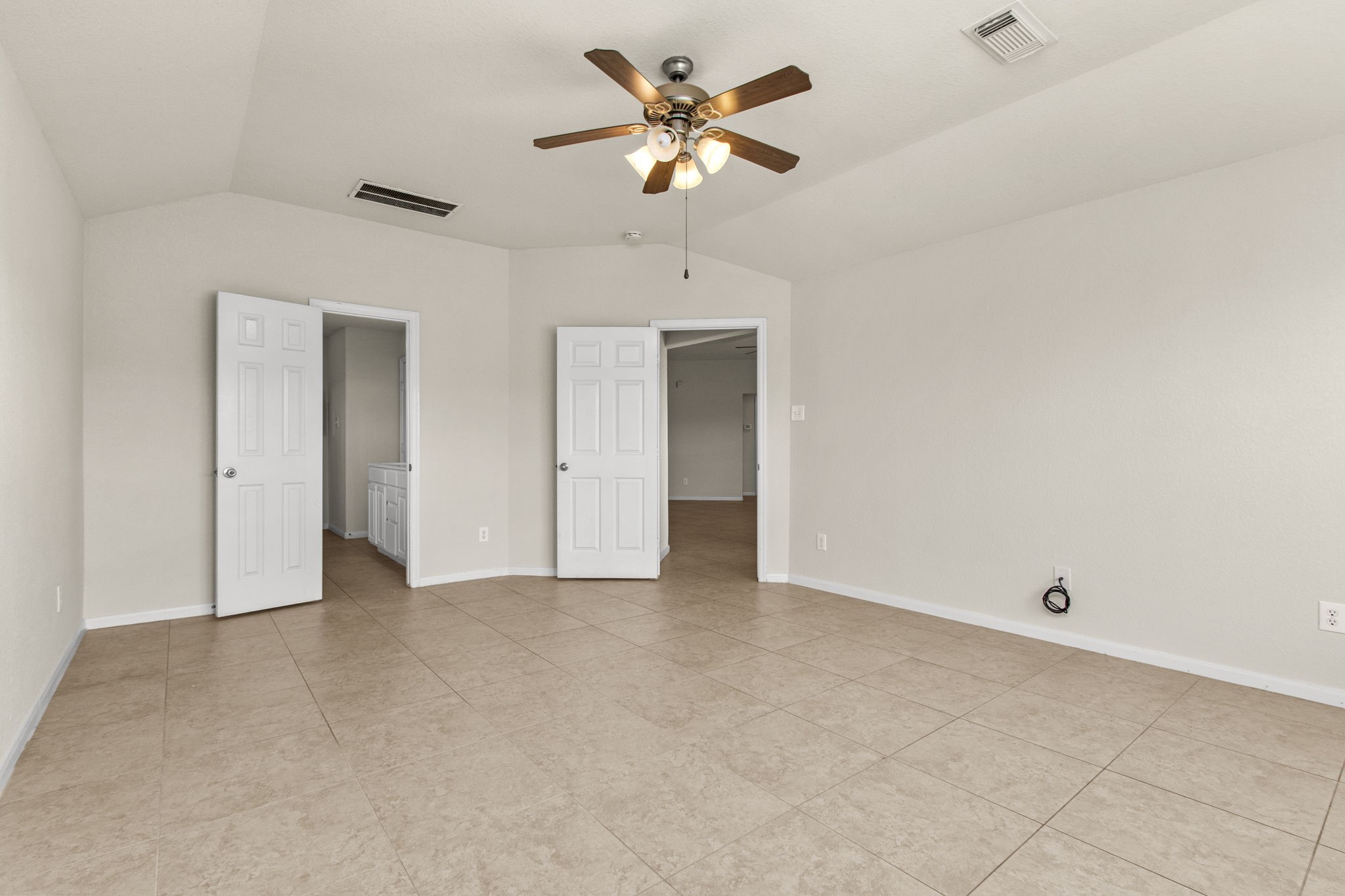 7710 Trail Hollow Property Photo 15