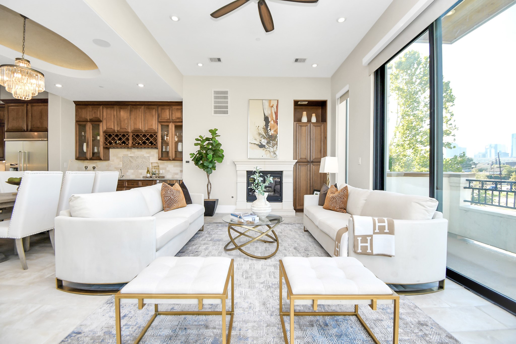 631 N Live Oak Street Property Photo 16