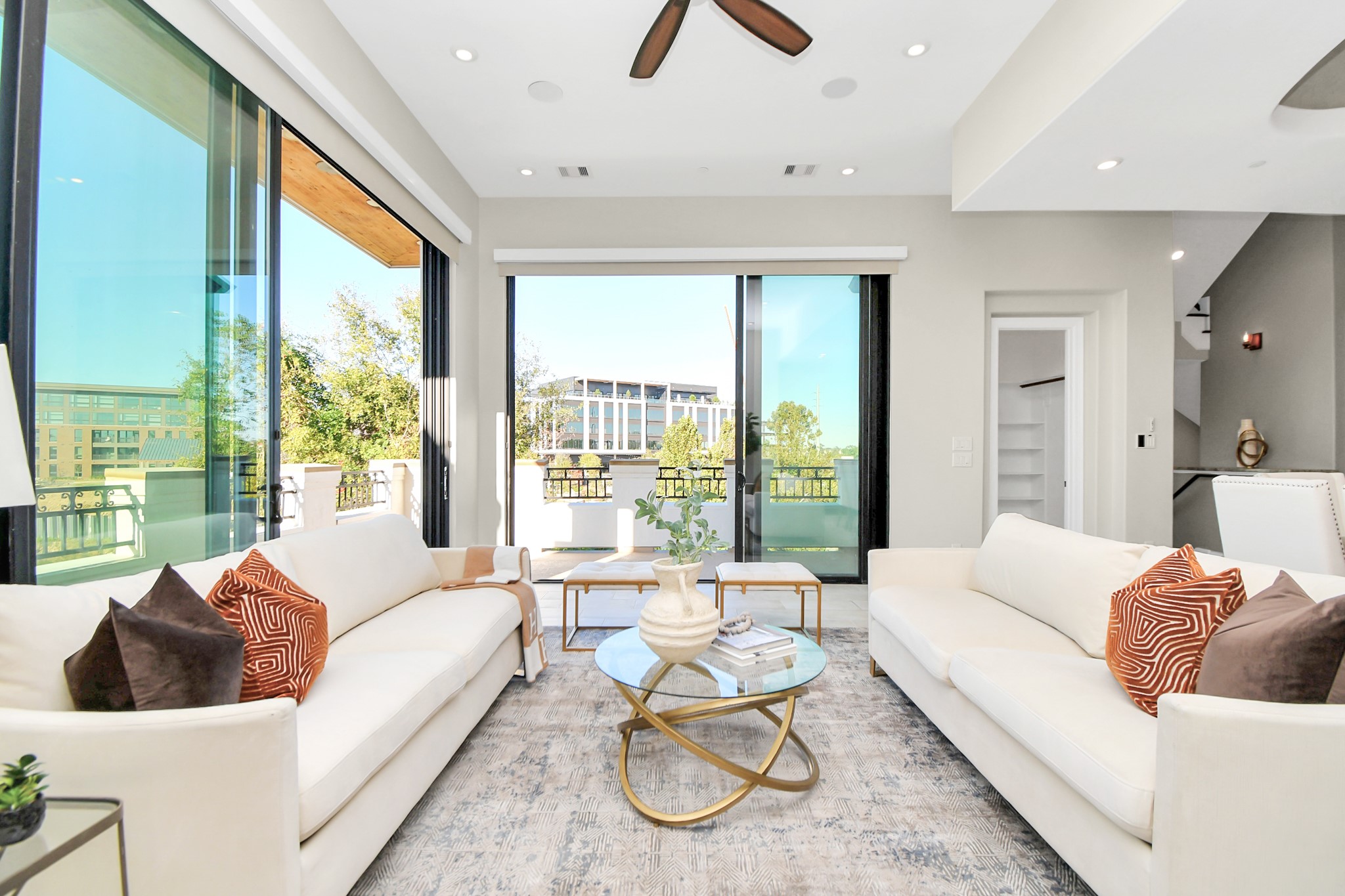 631 N Live Oak Street Property Photo 18