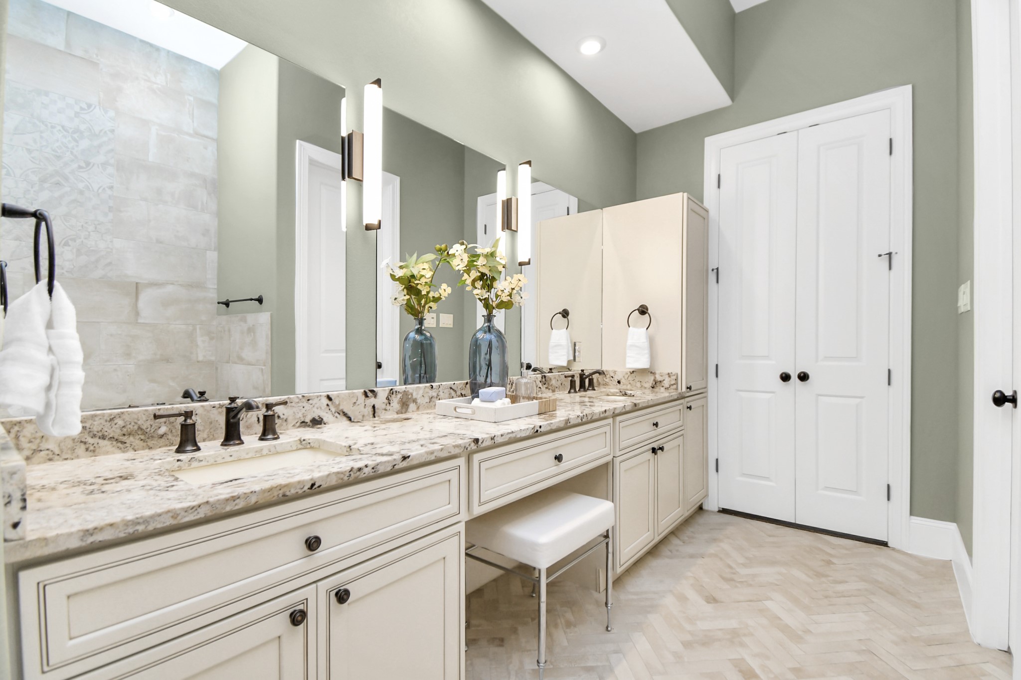 631 N Live Oak Street Property Photo 30