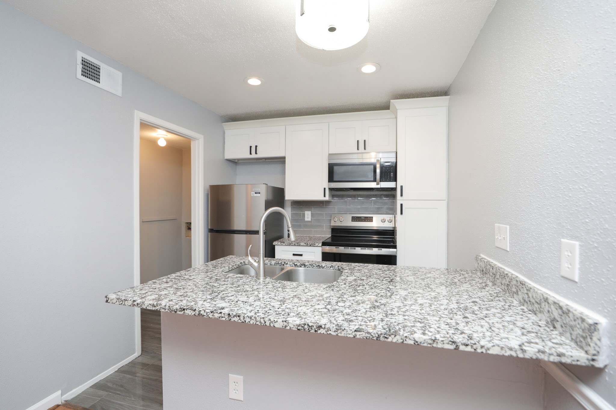2100 Wilcrest Drive 127 Property Photo 11
