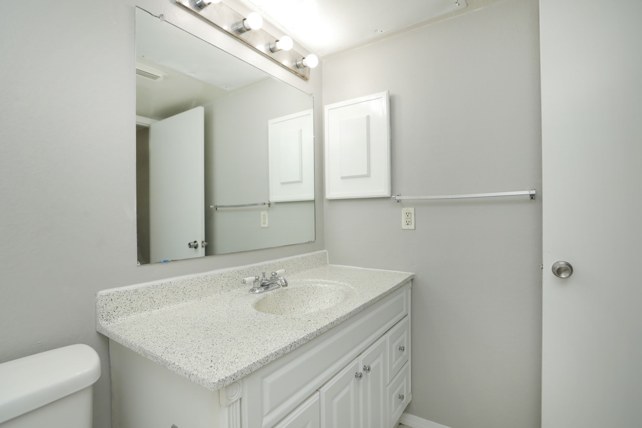 2100 Wilcrest Drive 127 Property Photo 27