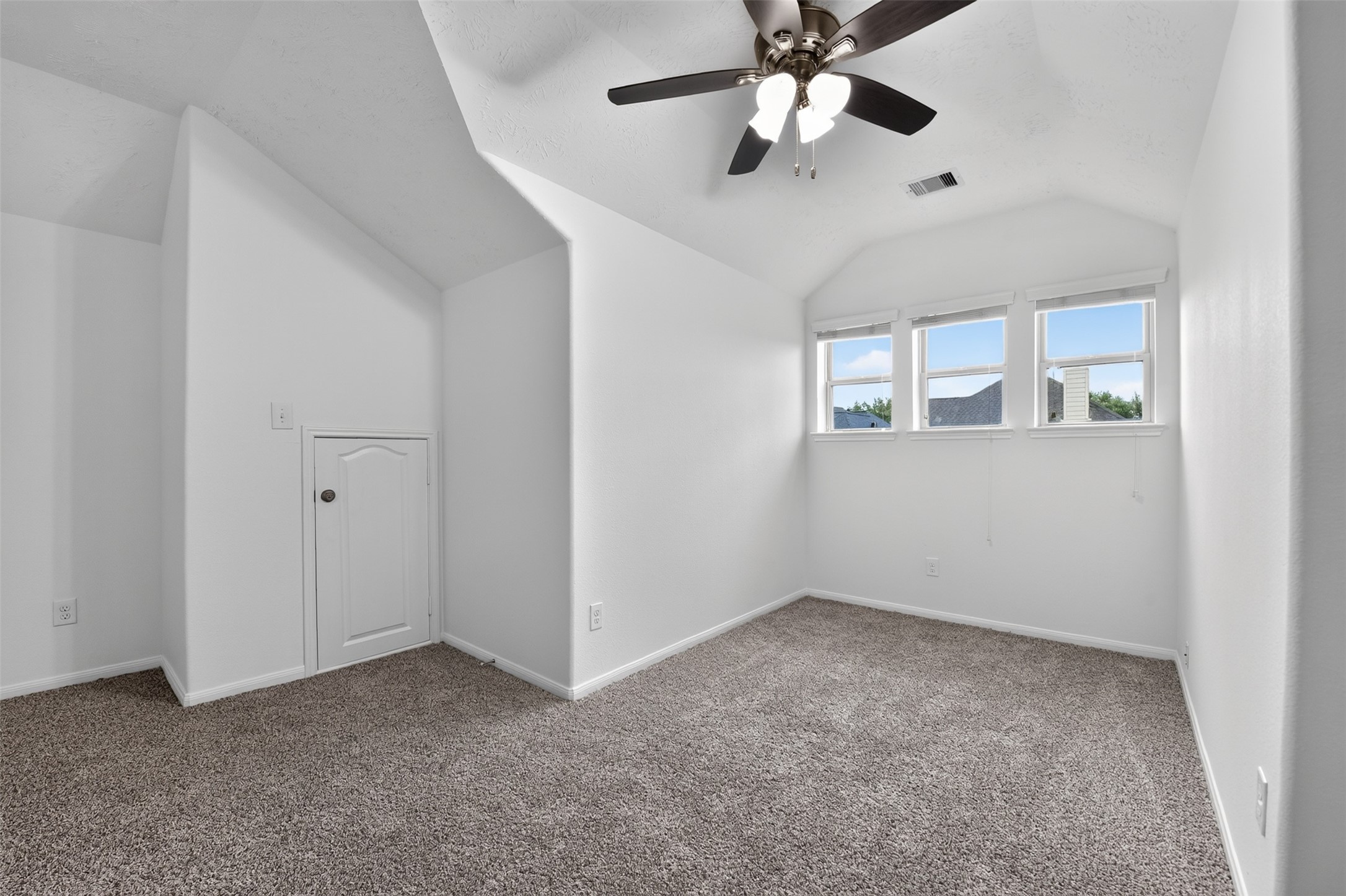 2203 Summit Pass Lane Property Photo 30