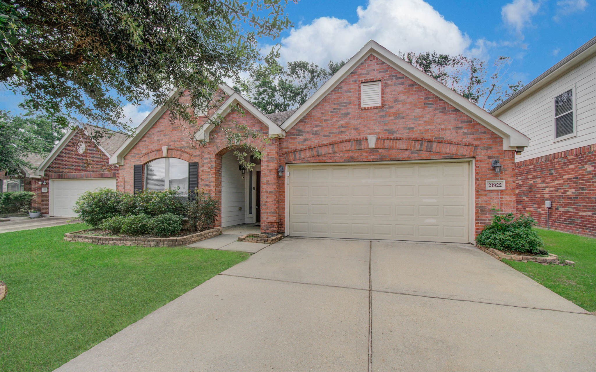 21922 Catoosa Drive Property Photo 4