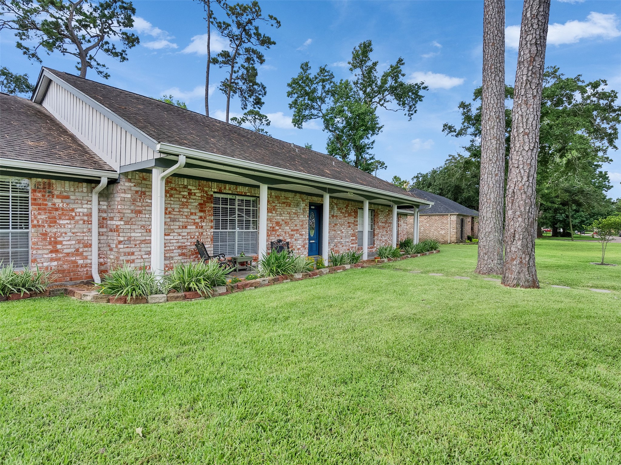 2904 Frostwood Circle Property Photo 4