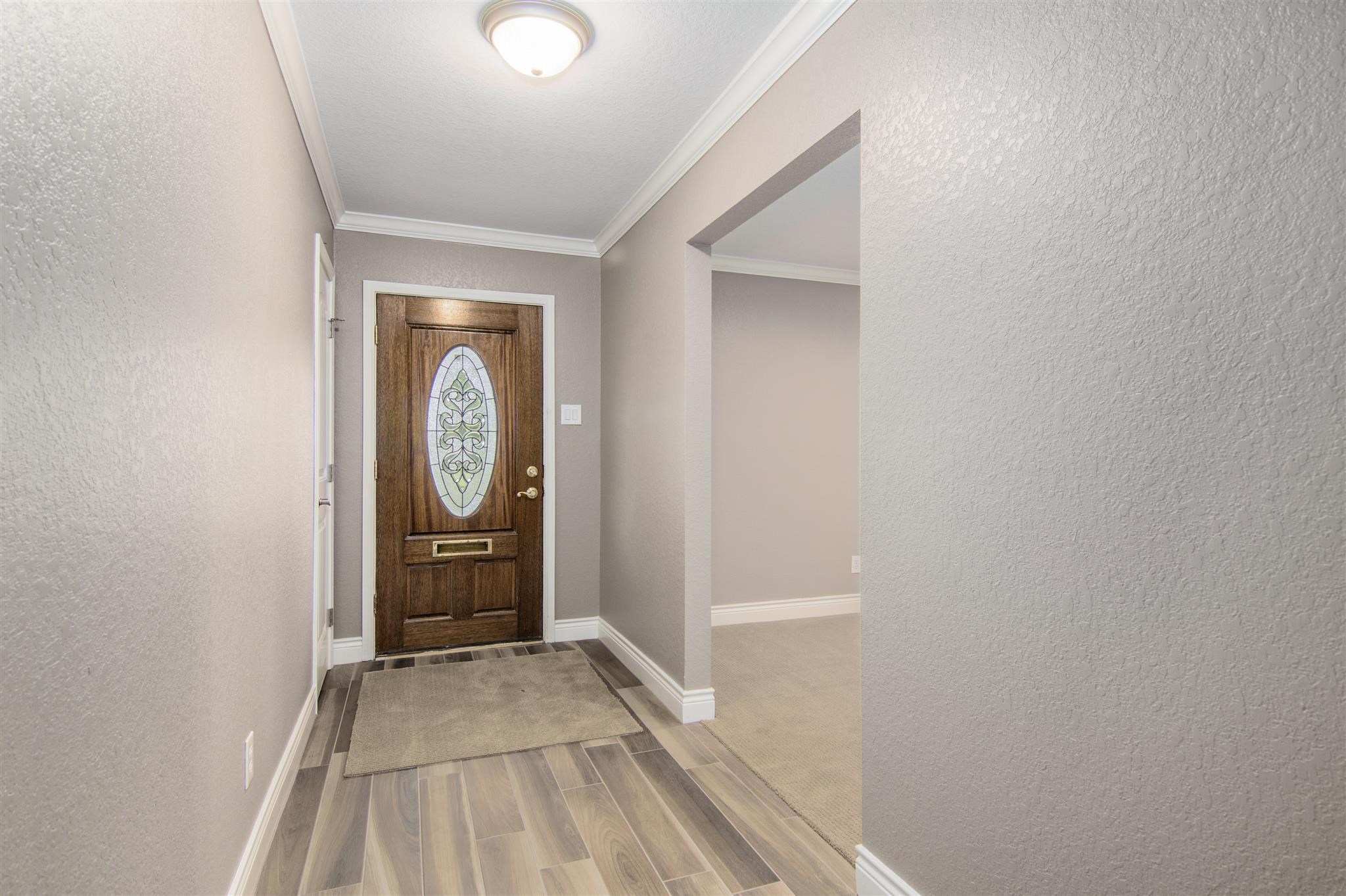 2904 Frostwood Circle Property Photo 5