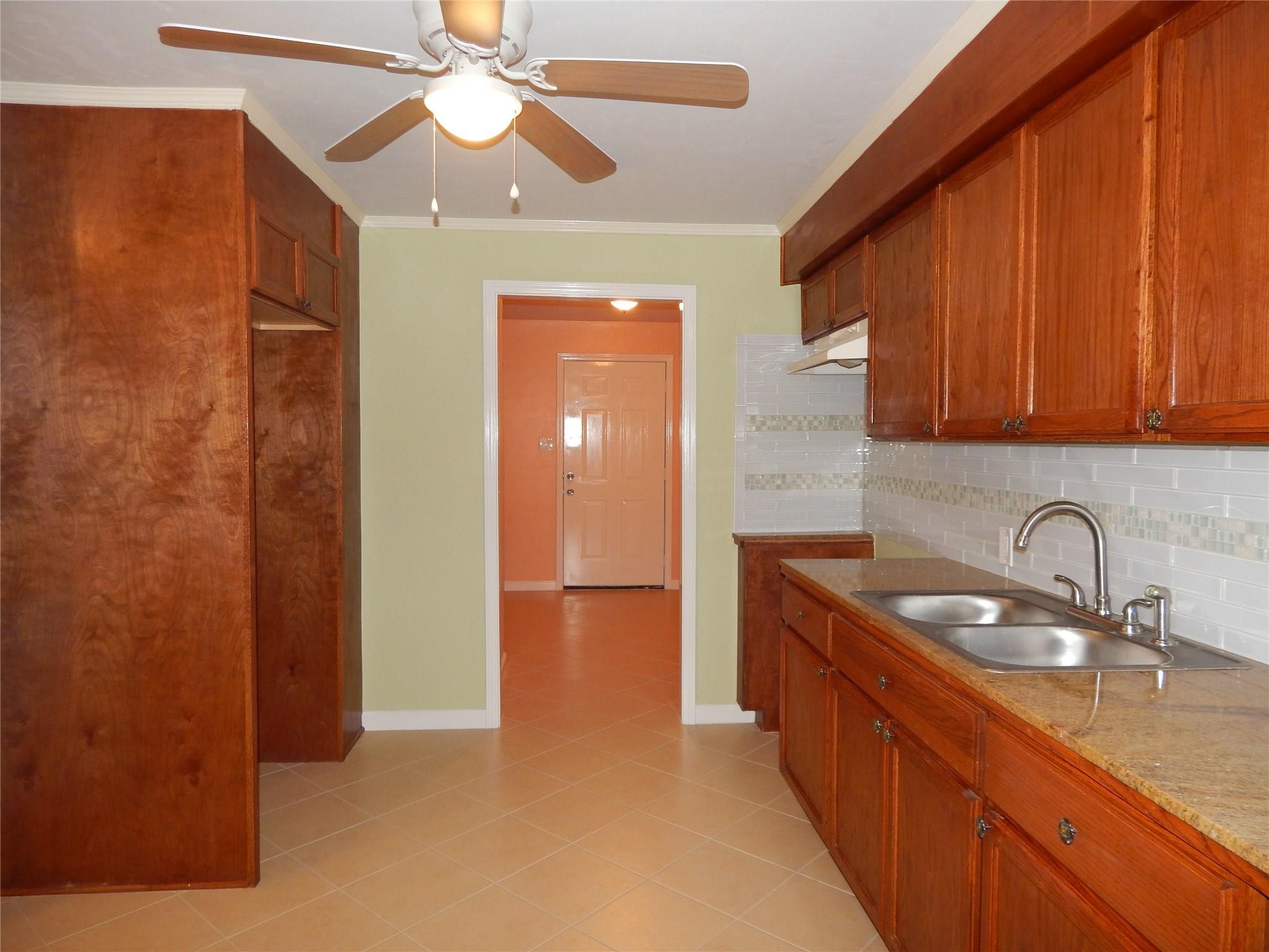 1305 Jennifer Lane Property Photo 3